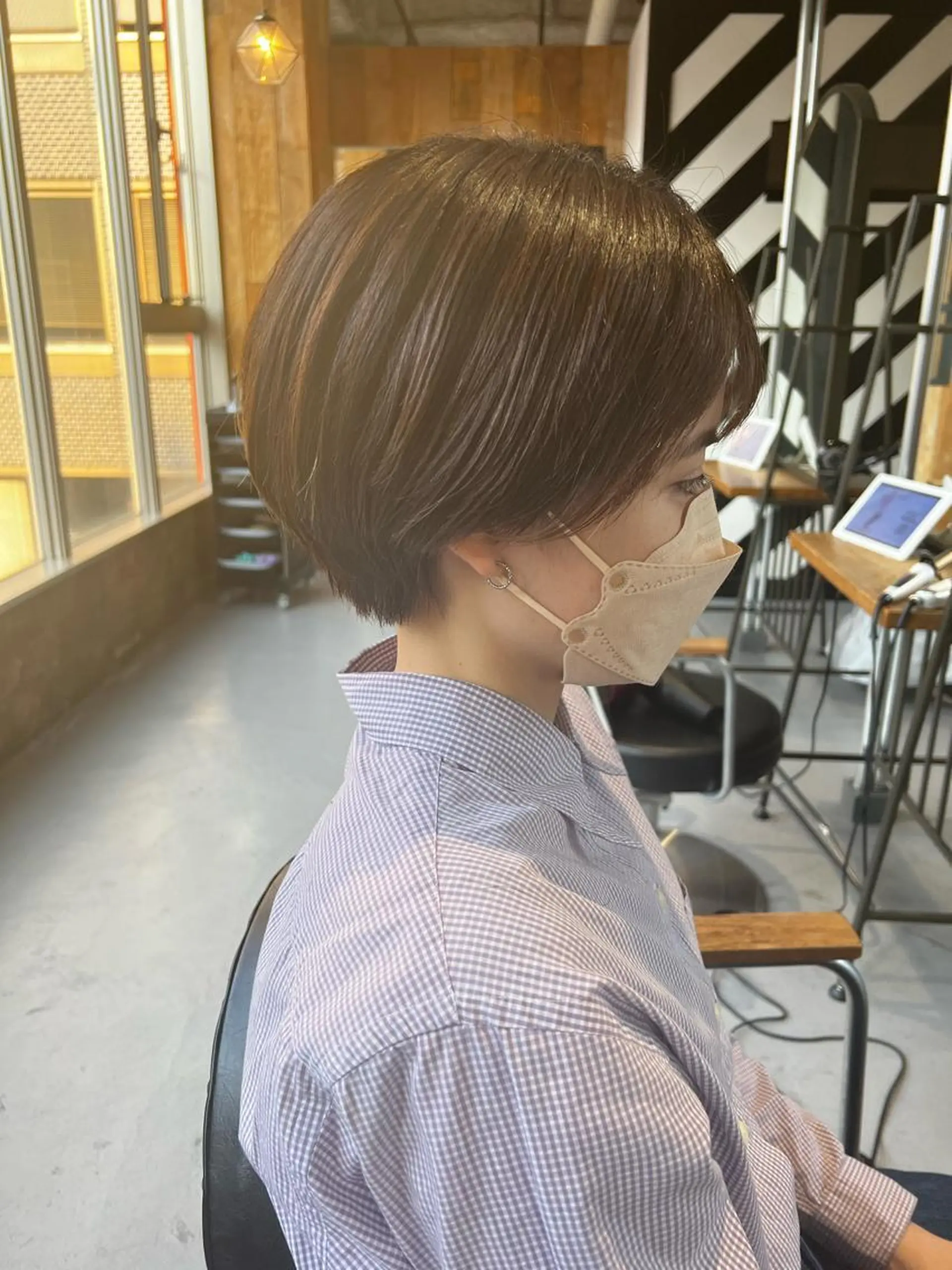 ショート 髪質改善＆ハイトーンカラー Cica神戸三宮元町店所属・福田 美波のヘアスタイル