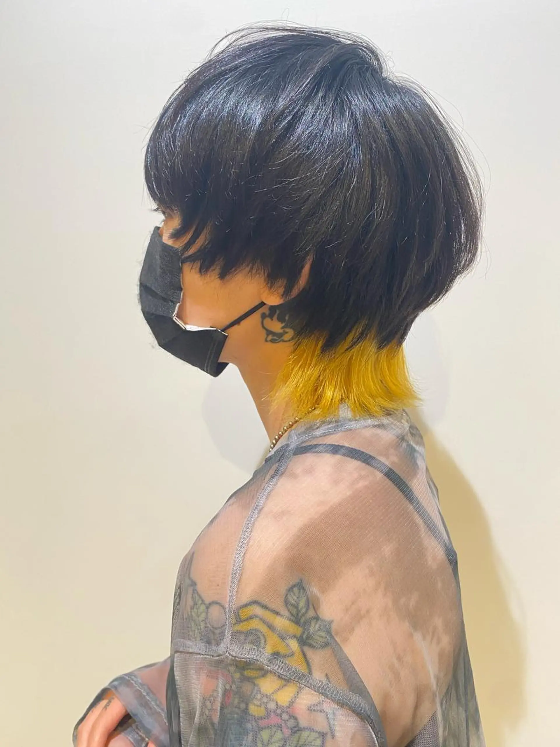 ショート 縮毛矯正 カット ヘアカラー 大阪ウルフカット ハッシュカットのヘアスタイル