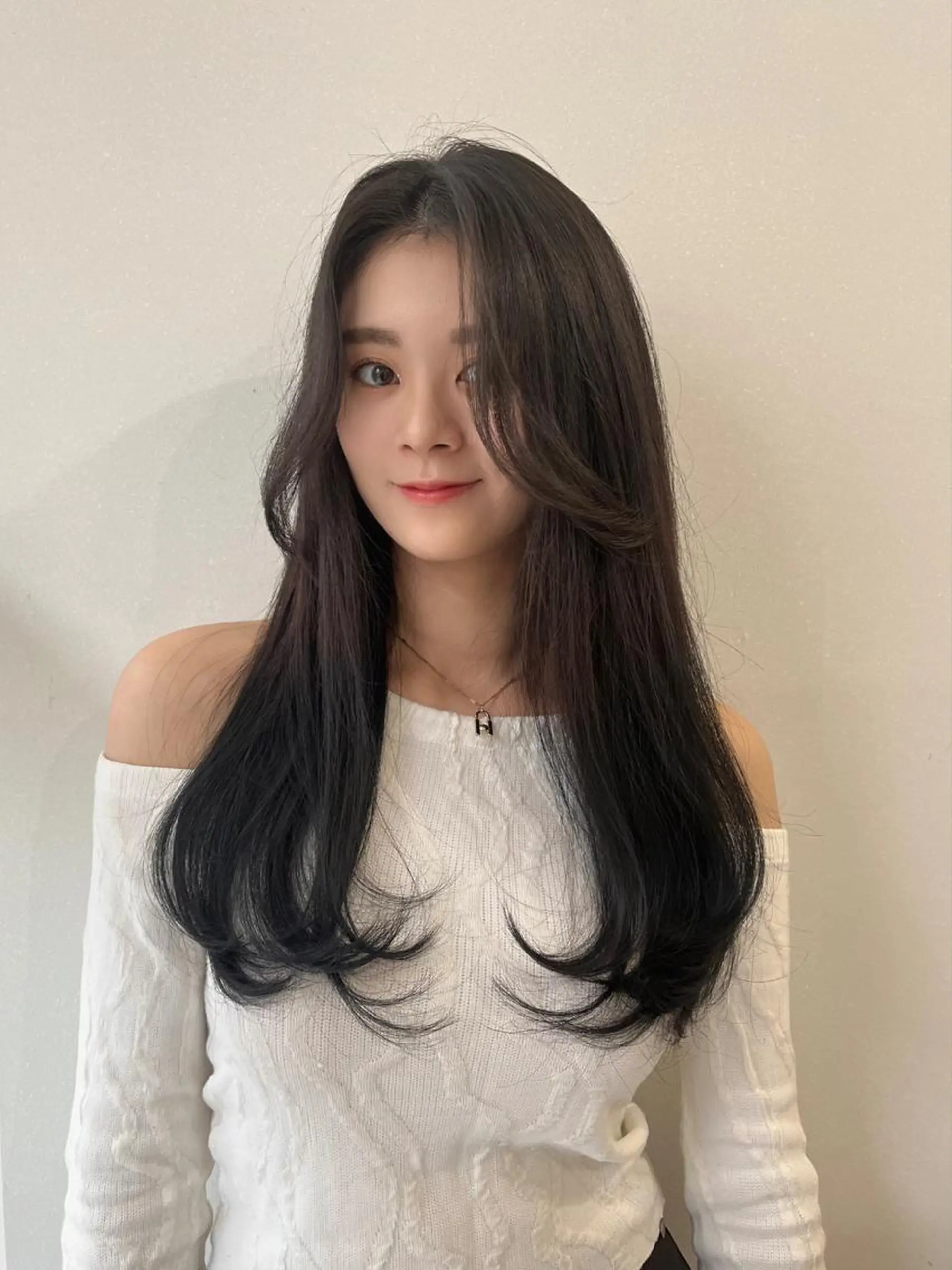 ロング 韓国ヘア レイヤーカットのヘアスタイル