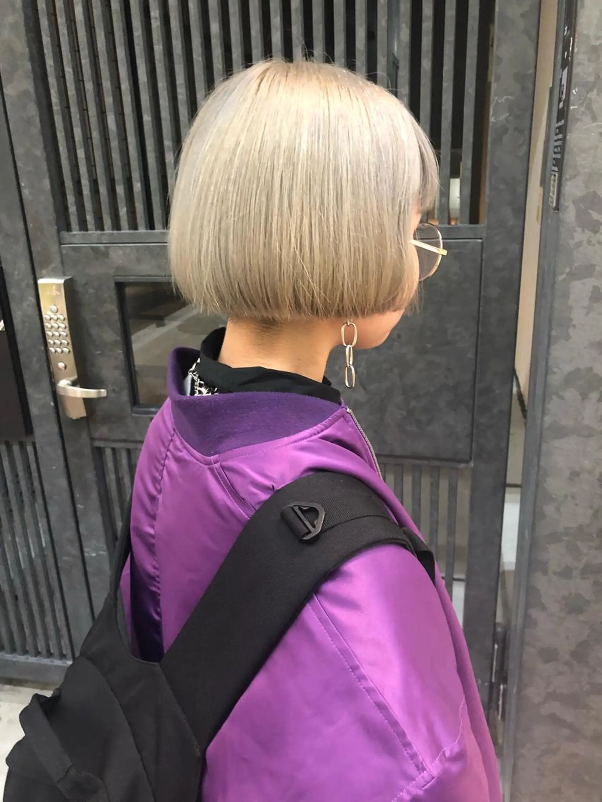 ミディアム カラー ウルフカット／吉村 桃子のヘアスタイル