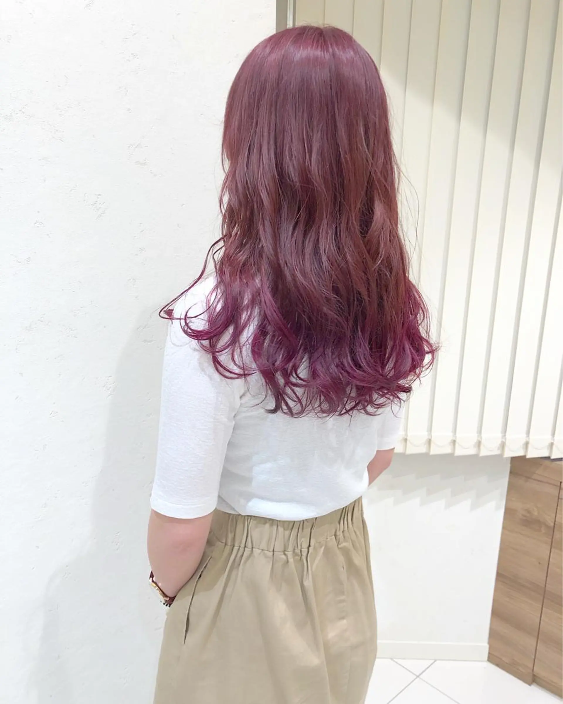ロング カラー パーマ ヘアアレンジ ピンクカラー ヘアカラー LUCK本厚木 浦住 貴大のヘアスタイル