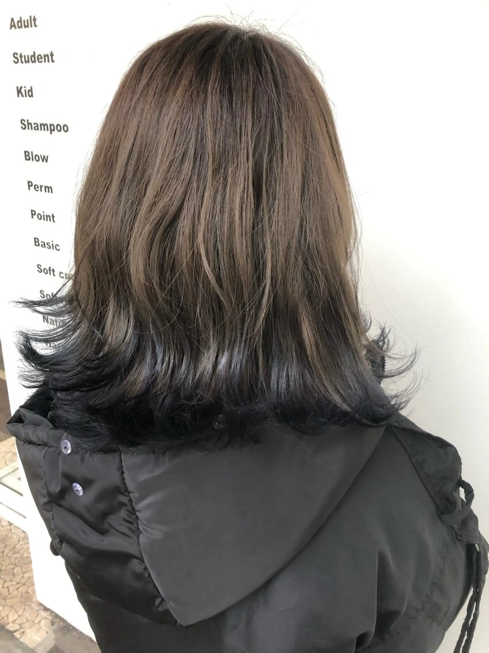 ショート カラー ブリーチ ブルーカラー グラデーションカラー シェアサロン　シエナ所属・東條 克義のヘアスタイル