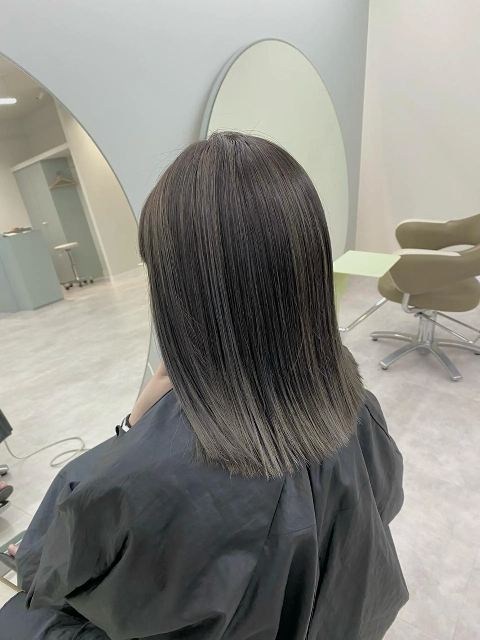 ミディアム カラー バレイヤージュ レイヤーカット 🫧ペール系カラー /デザイン秀喜🫧のヘアスタイル