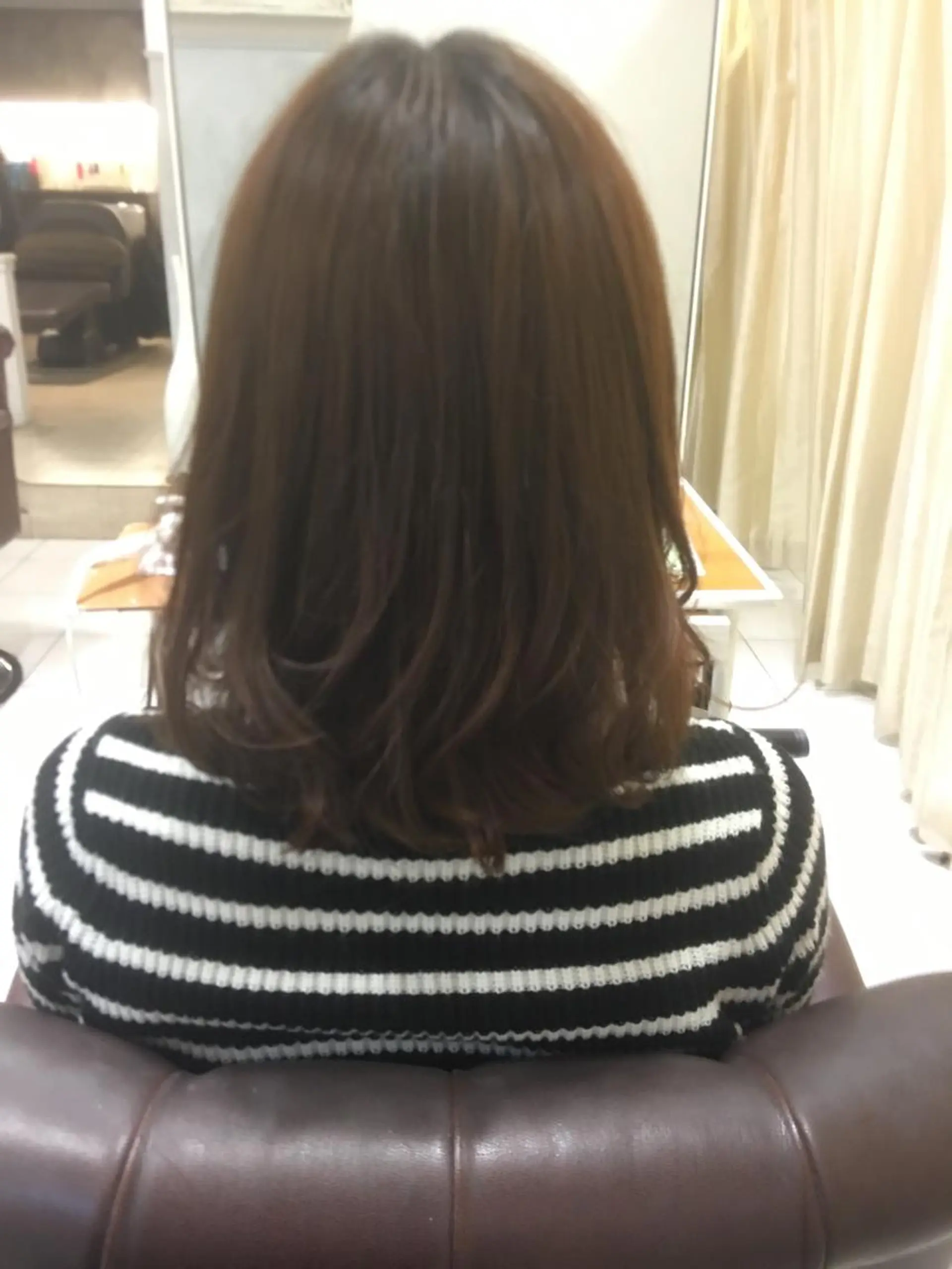 セミロング カラー ブリーチカラー🌈 嘉名 真樹のヘアスタイル