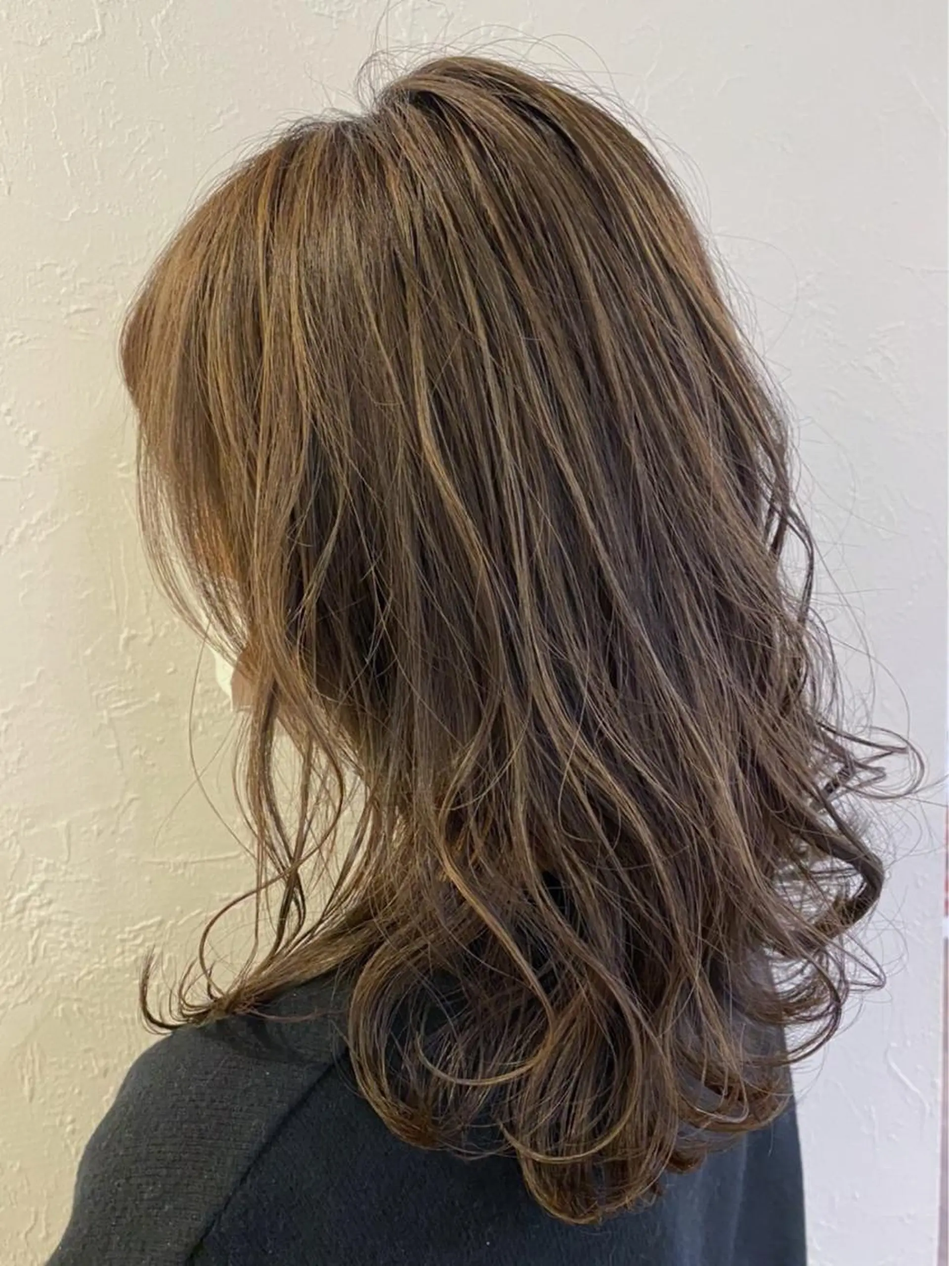 ミディアム カラー パーマ ヘアカラー m ā l o. マァロのヘアスタイル