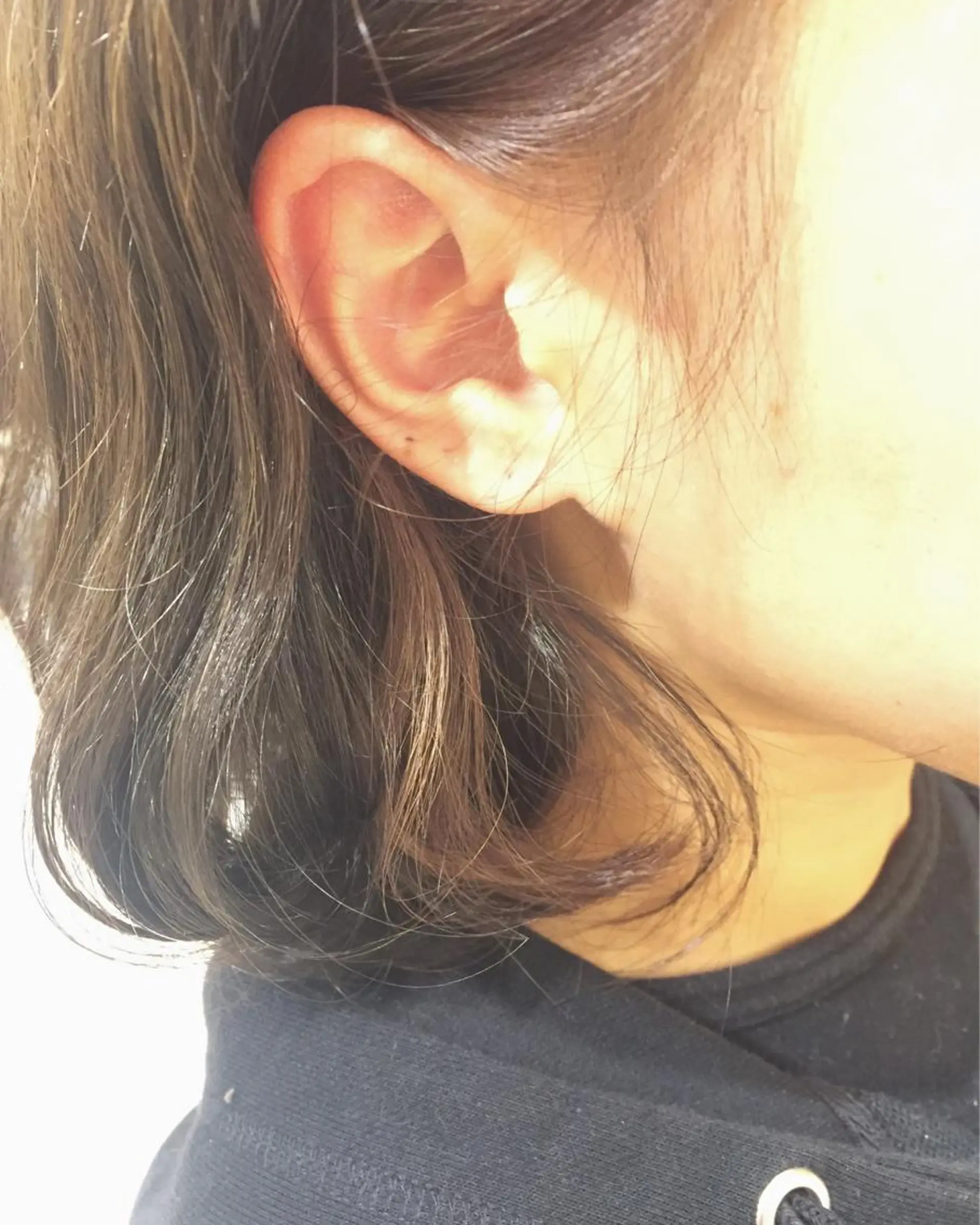 ミディアム カラー 加藤 綾華のヘアスタイル