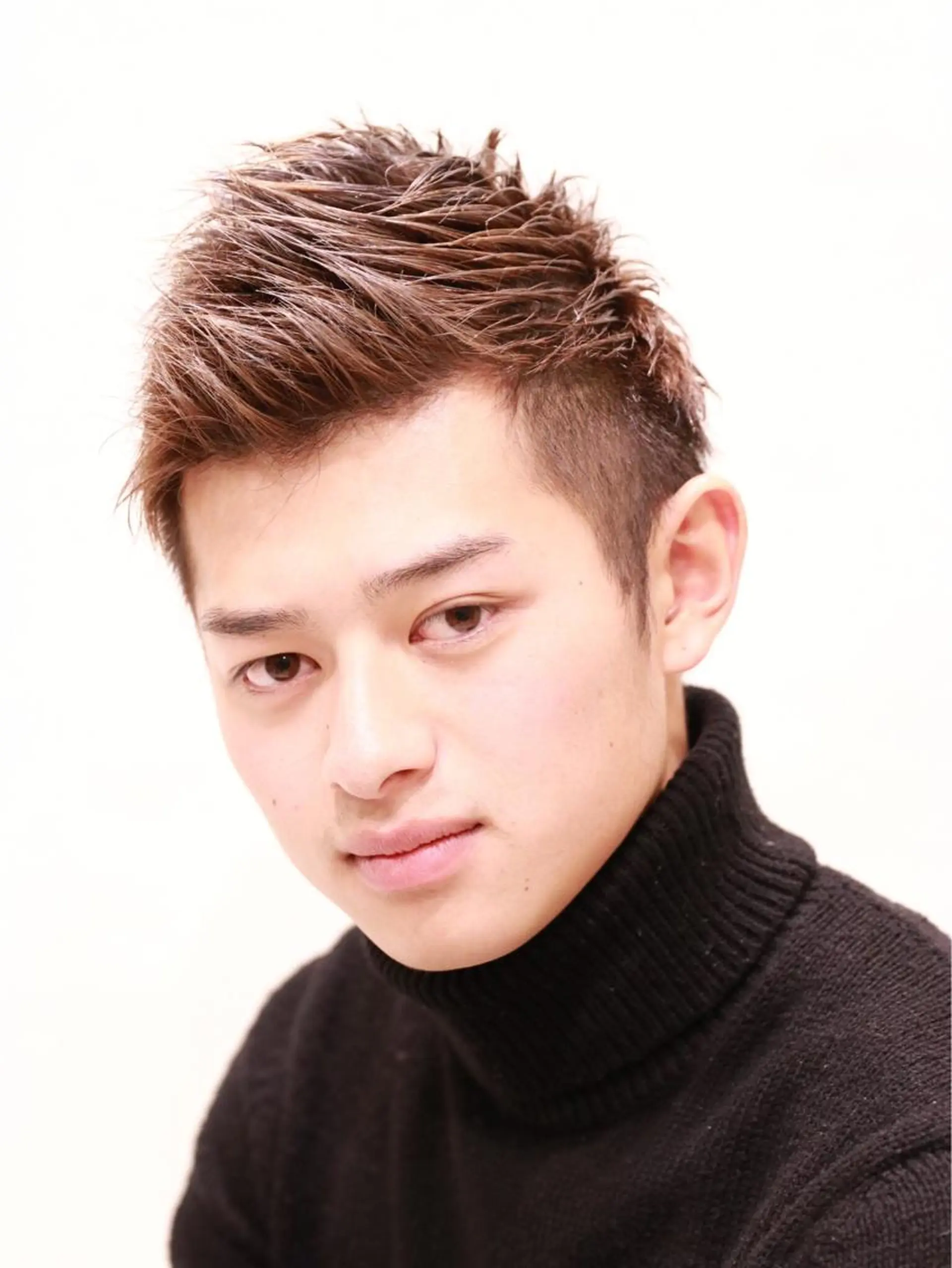 ショート カラー メンズ メンズブリーチ モヒカン ツーブロック ブリーチ ショートヘア カット ヘッドスパ 髪質改善美容師 中村　一のヘアスタイル