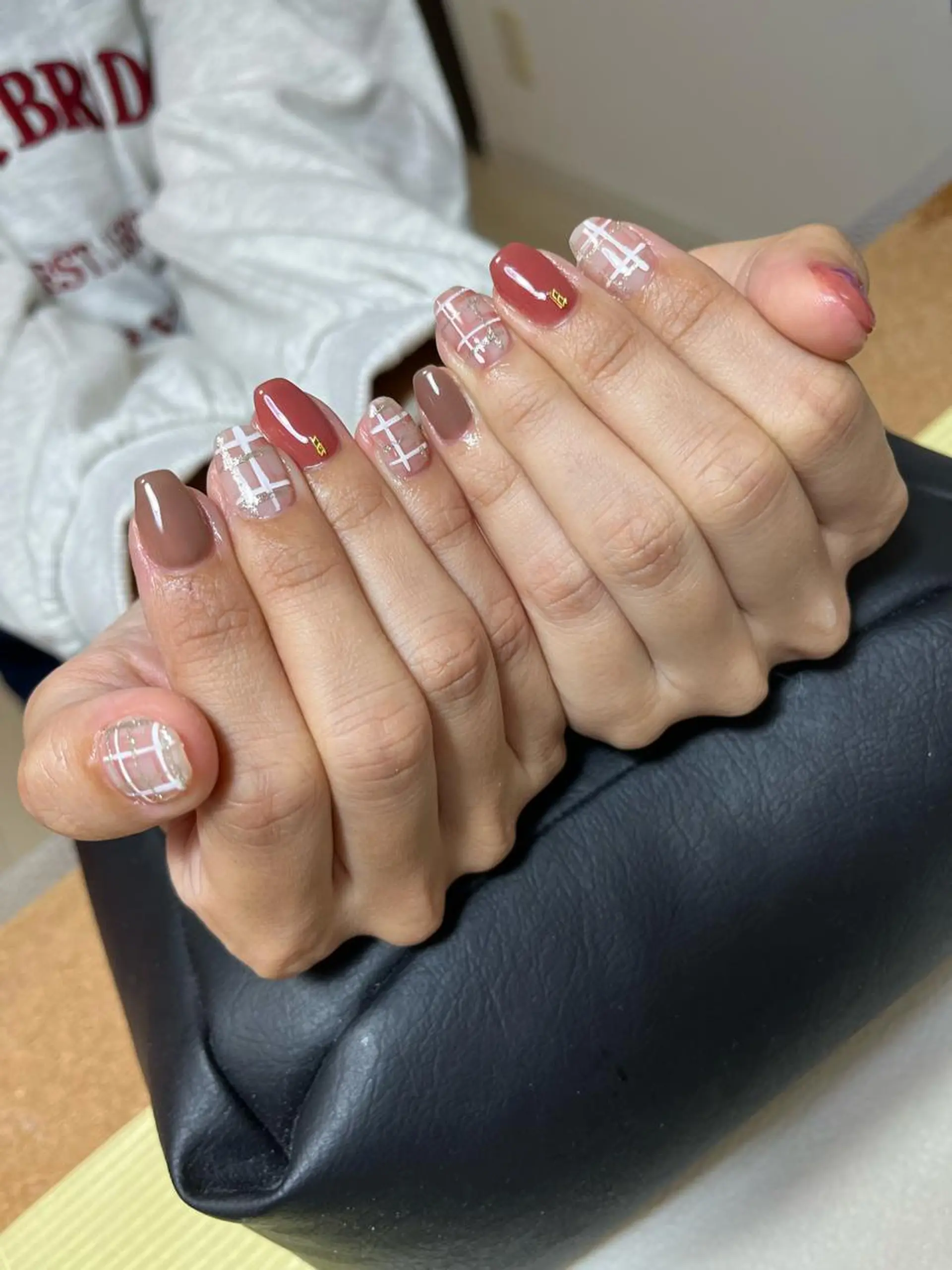 ミディアム ハンドネイル ハンドケア aki_orenge nailのネイルデザイン