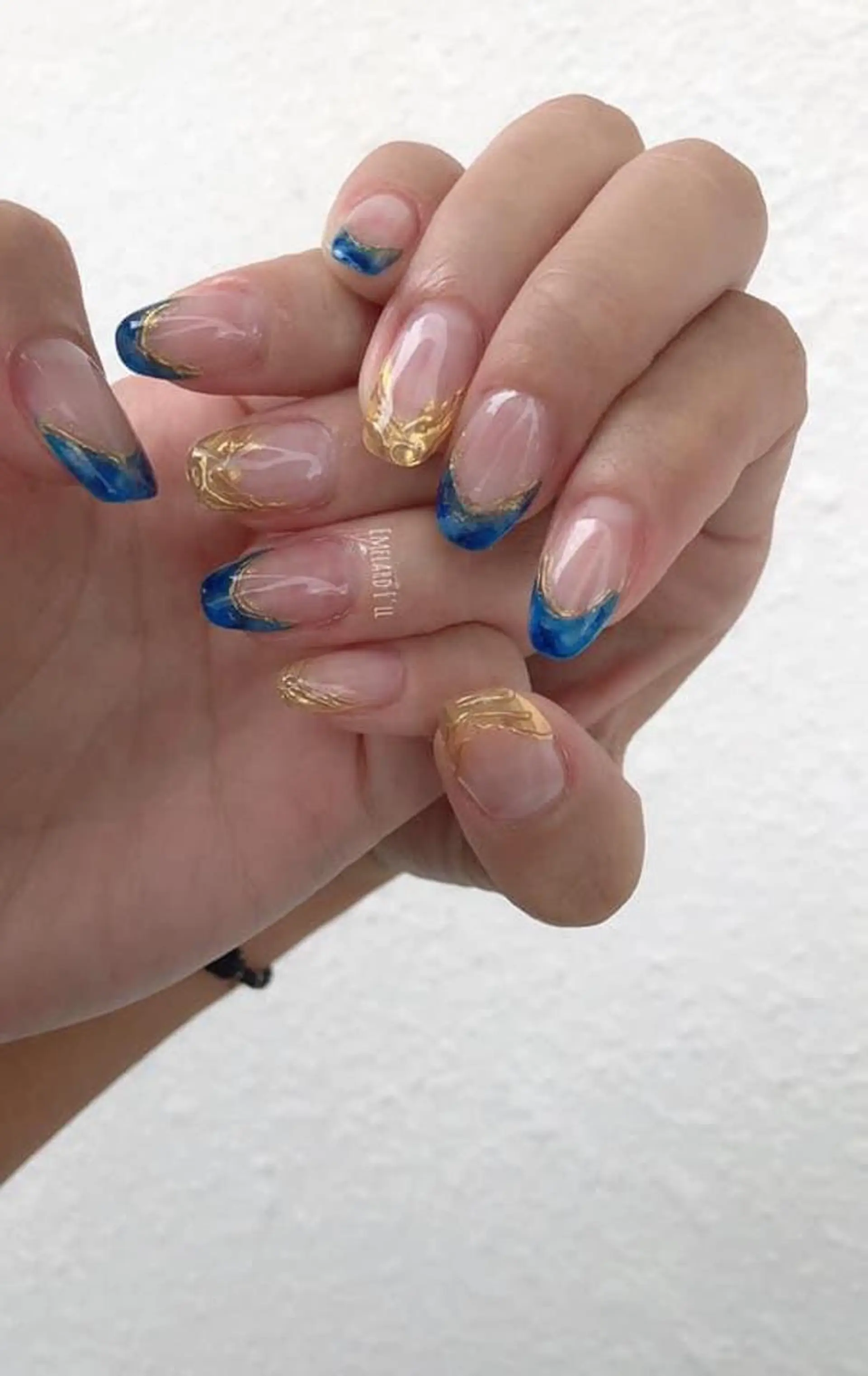 ネイル 沖縄市ネイルサロン エメラルドアイルのネイルデザイン