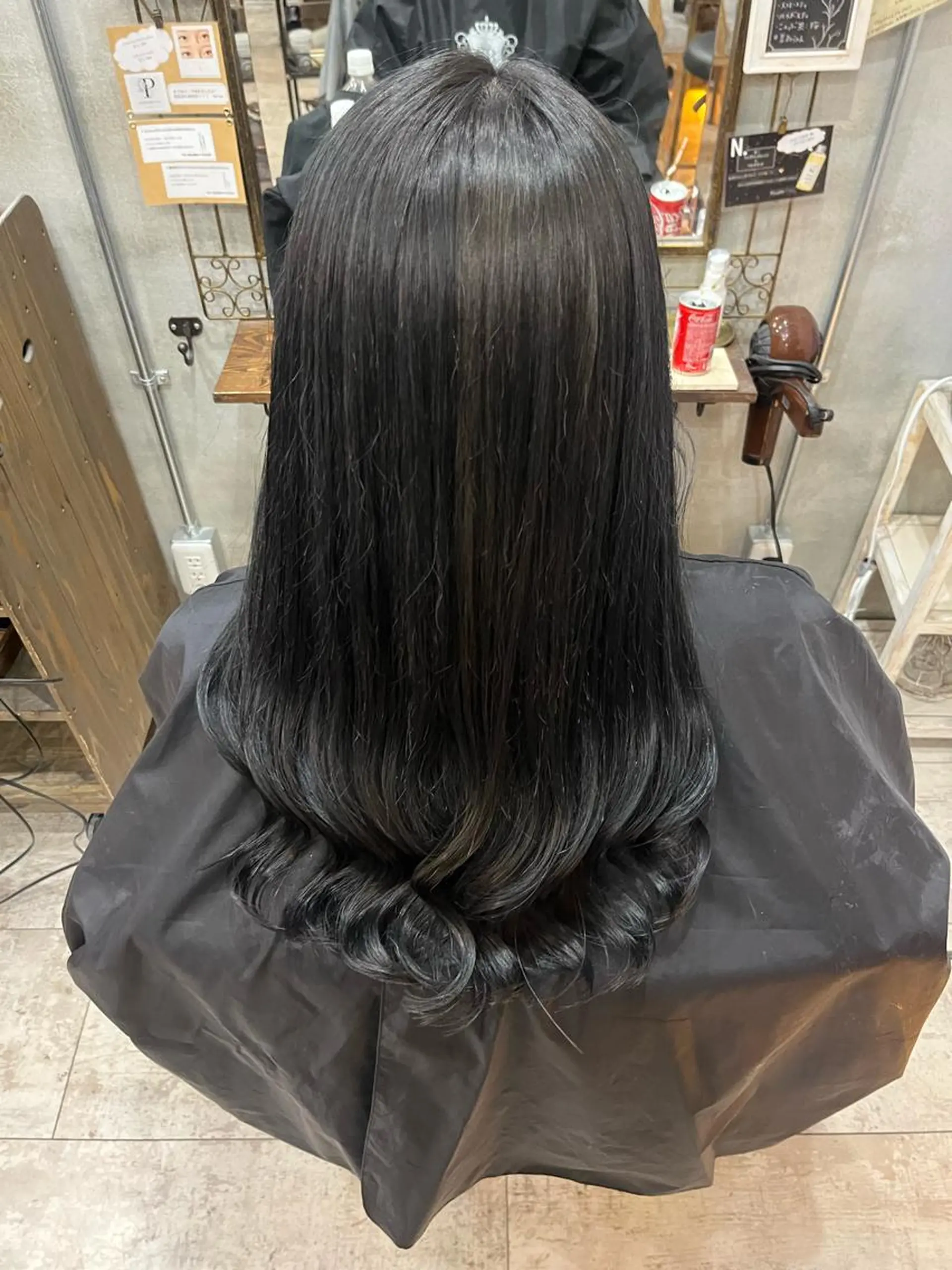 ロング カラー 黒髪 ブルーカラー ブルーブラック トリートメント 艶髪/ハイトーン/ ヘアセット/モエノのヘアスタイル