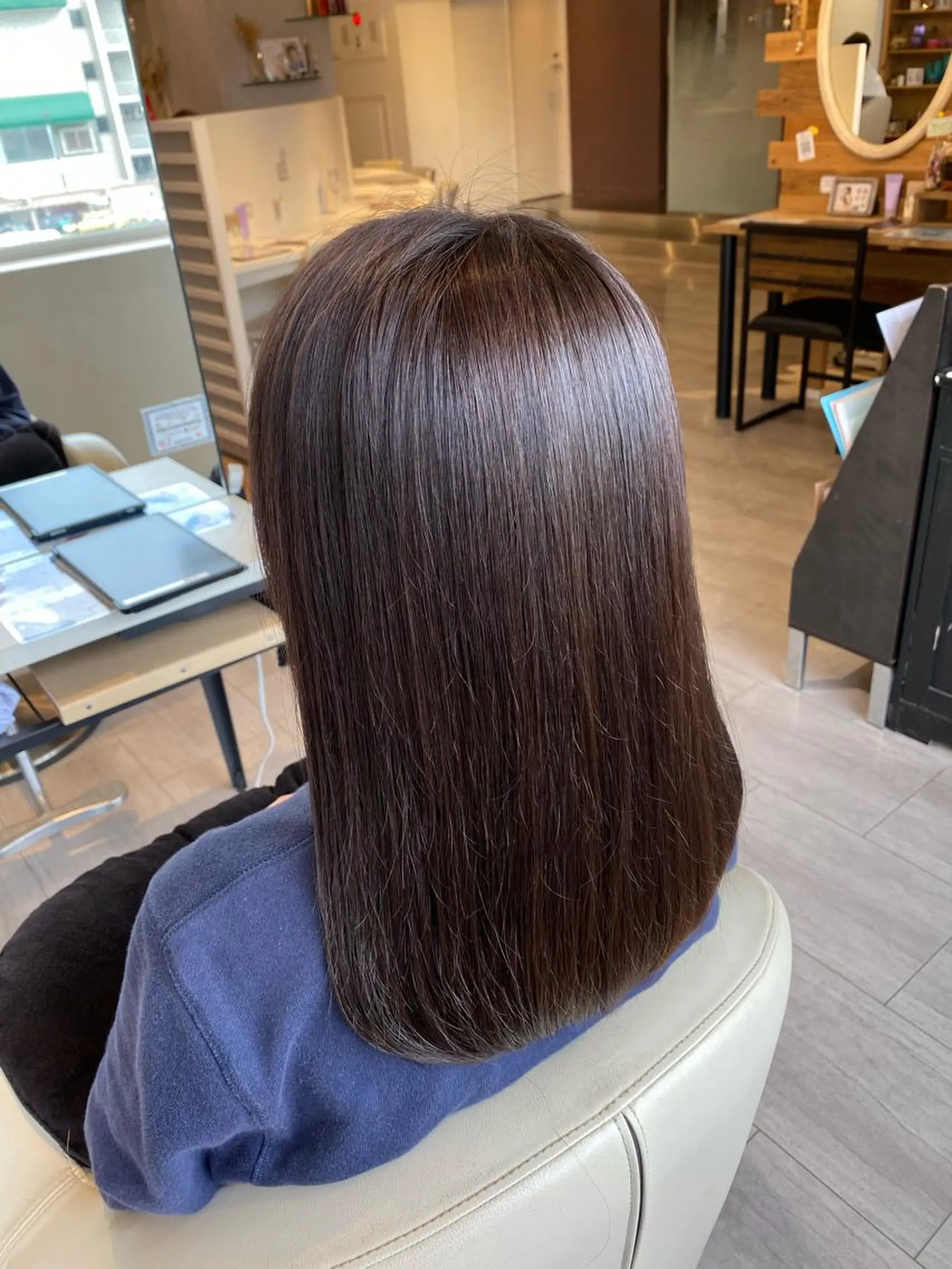 セミロング カラー ヘアアレンジ ベージュカラー ラベンダーカラー ラベンダーベージュ HAIR STUDIO  buzz所属・金子 富士のヘアスタイル