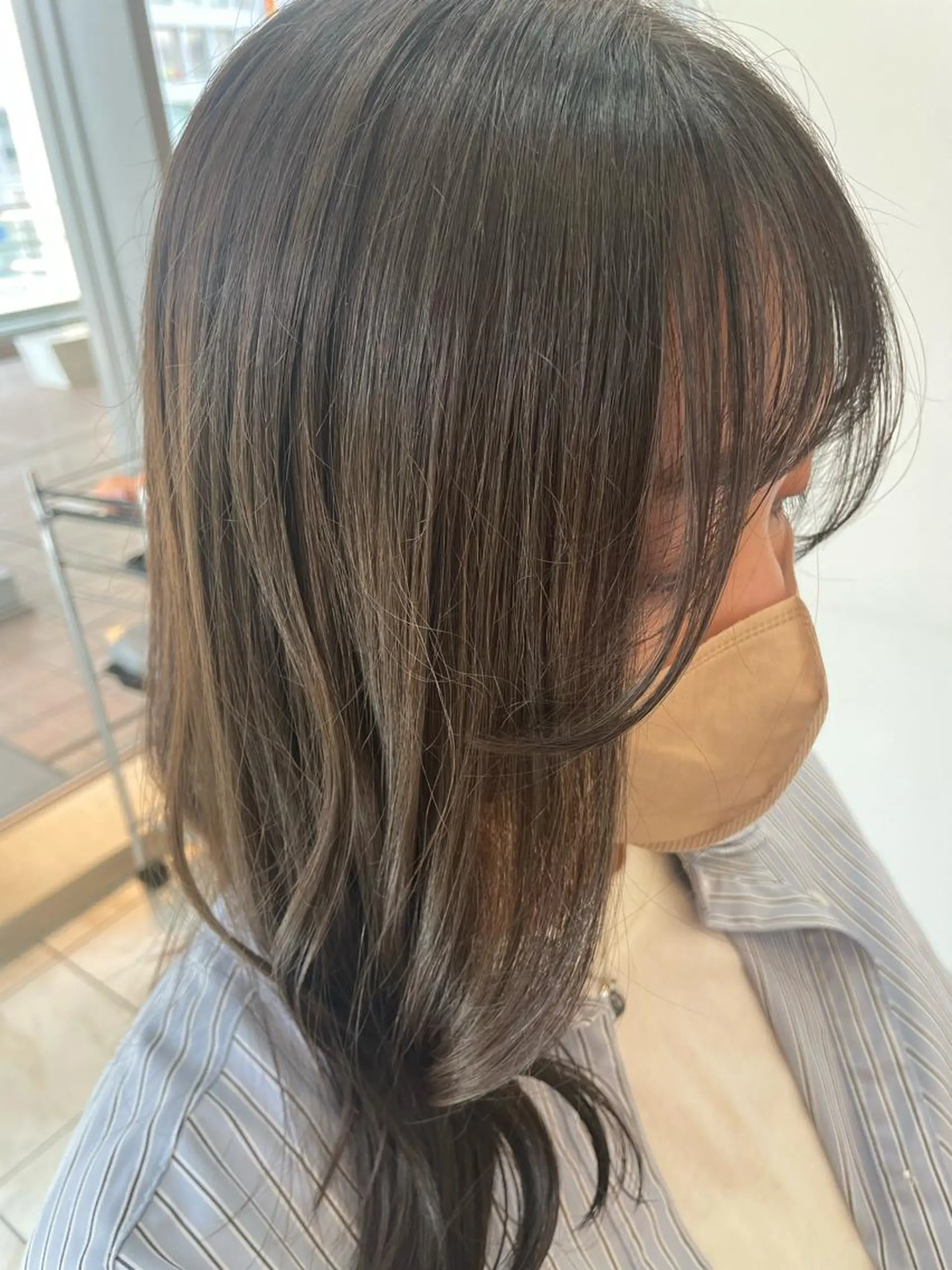 セミロング カラー 垢抜け透明感カラー 🌻篠崎梓🌻のヘアスタイル