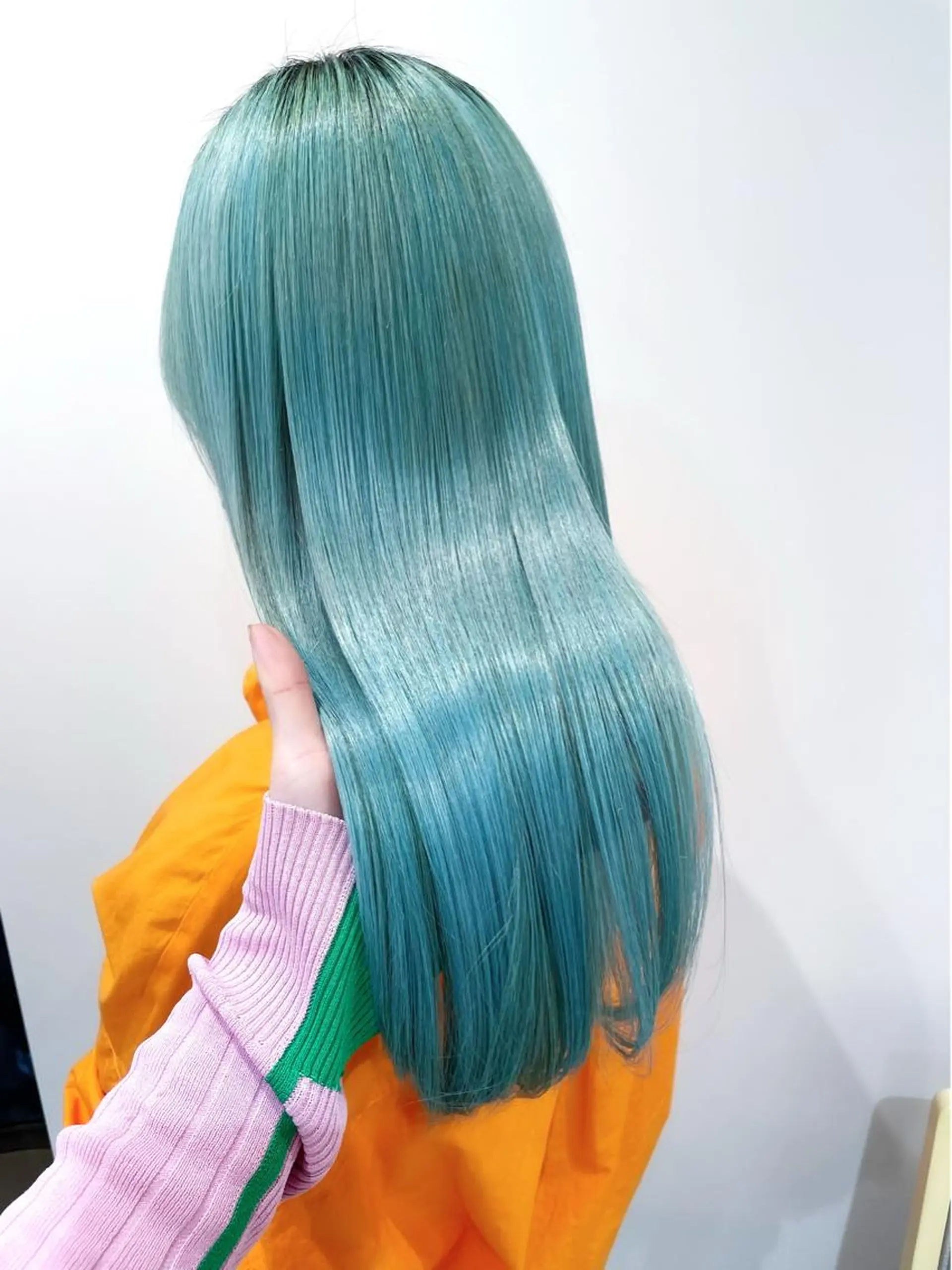 ロング 韓国レイヤーカット/ ダブルカラーのヘアスタイル