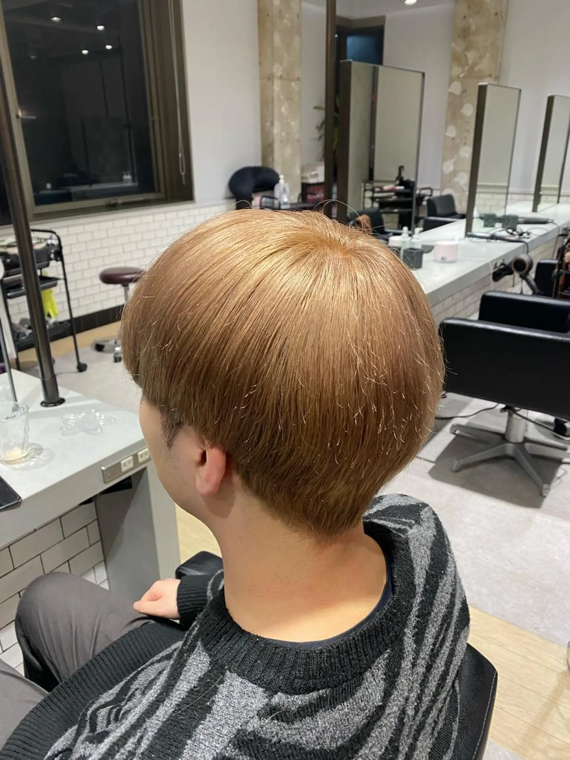 ショート ハイトーンエフェクト ブリーチいち丸のヘアスタイル