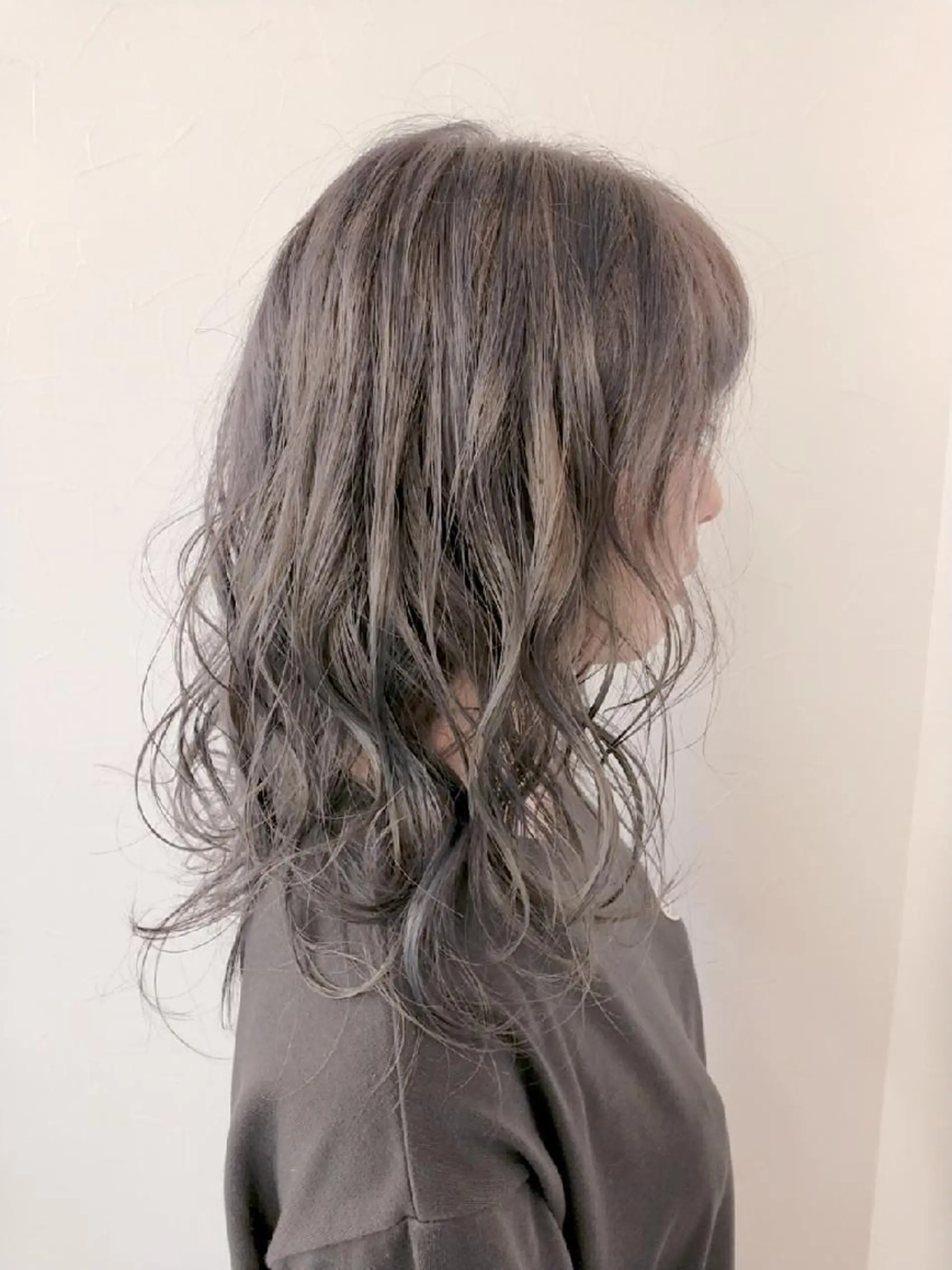 セミロング カラー アディクシーカラー バレイヤージュ ブリーチ ダブルカラー グラデーションカラー デザインカラー髪質 改善Lilithのその他イメージ