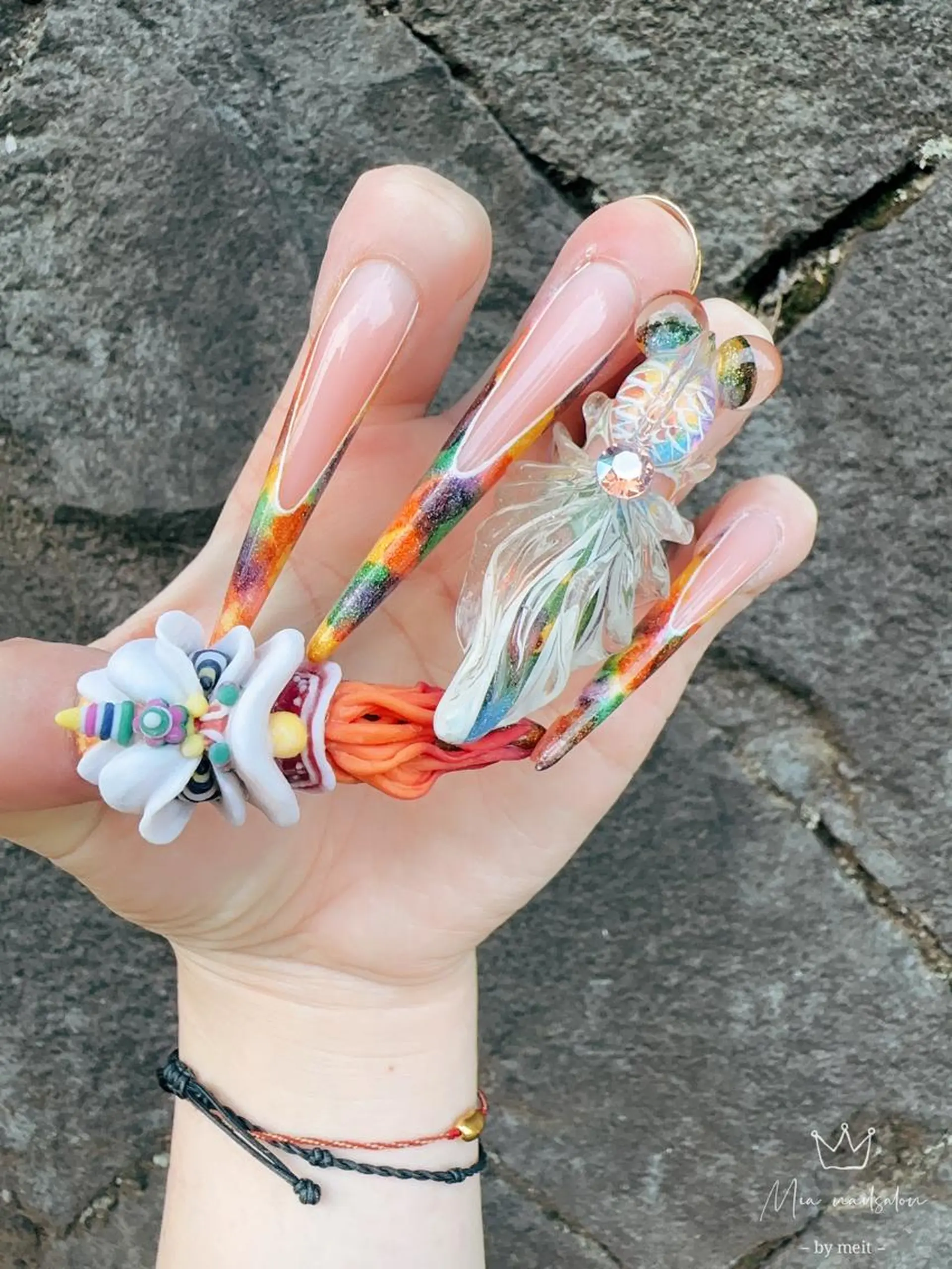 ロング ネイル Mia 自宅ネイルサロンのネイルデザイン