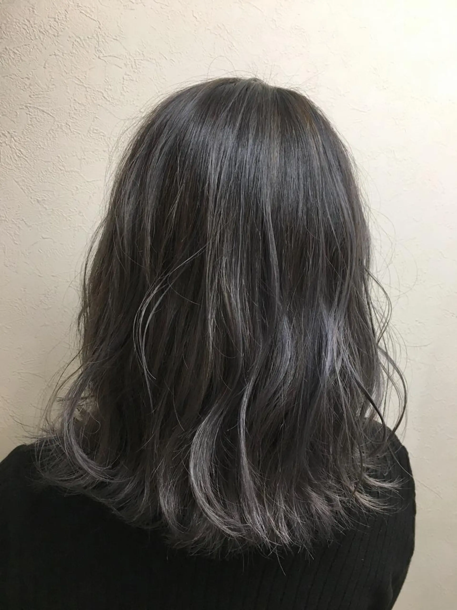 カラー 工藤 綾華のヘアスタイル