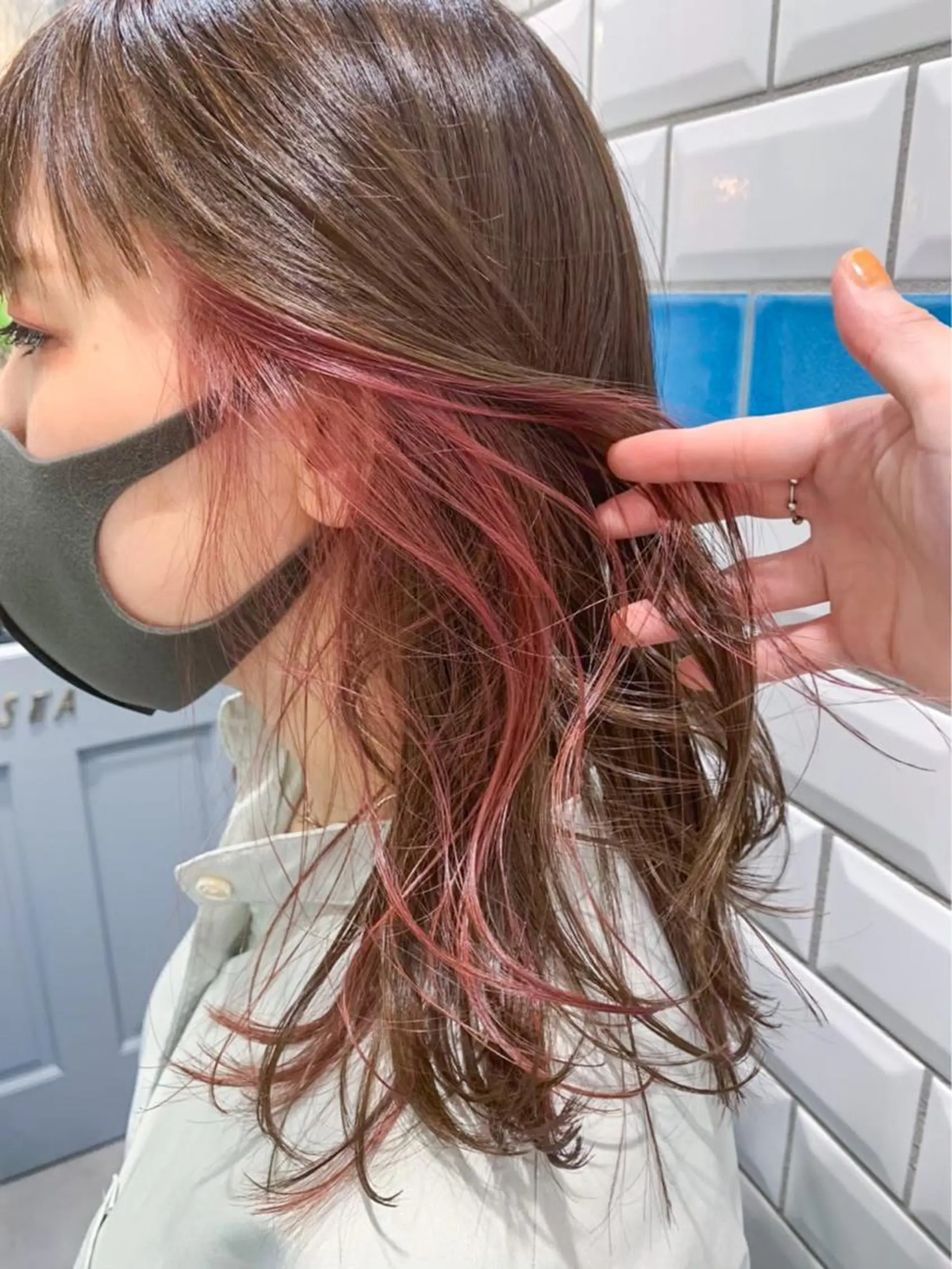 セミロング カラー ベージュカラー ブリーチ ピンクカラー ピンクベージュ 新宿/韓国レイヤー 髪質改善カラー/角所のヘアスタイル