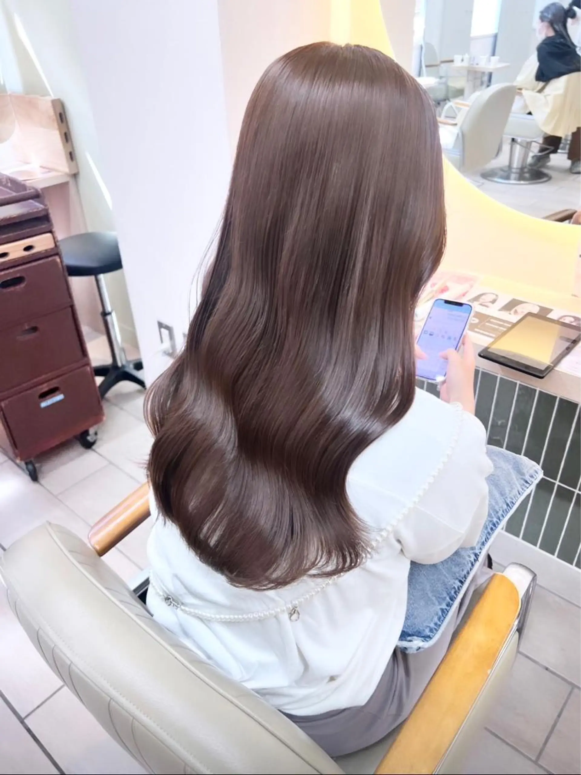 ロング カラー センターパート /ニュアンスパーマのヘアスタイル