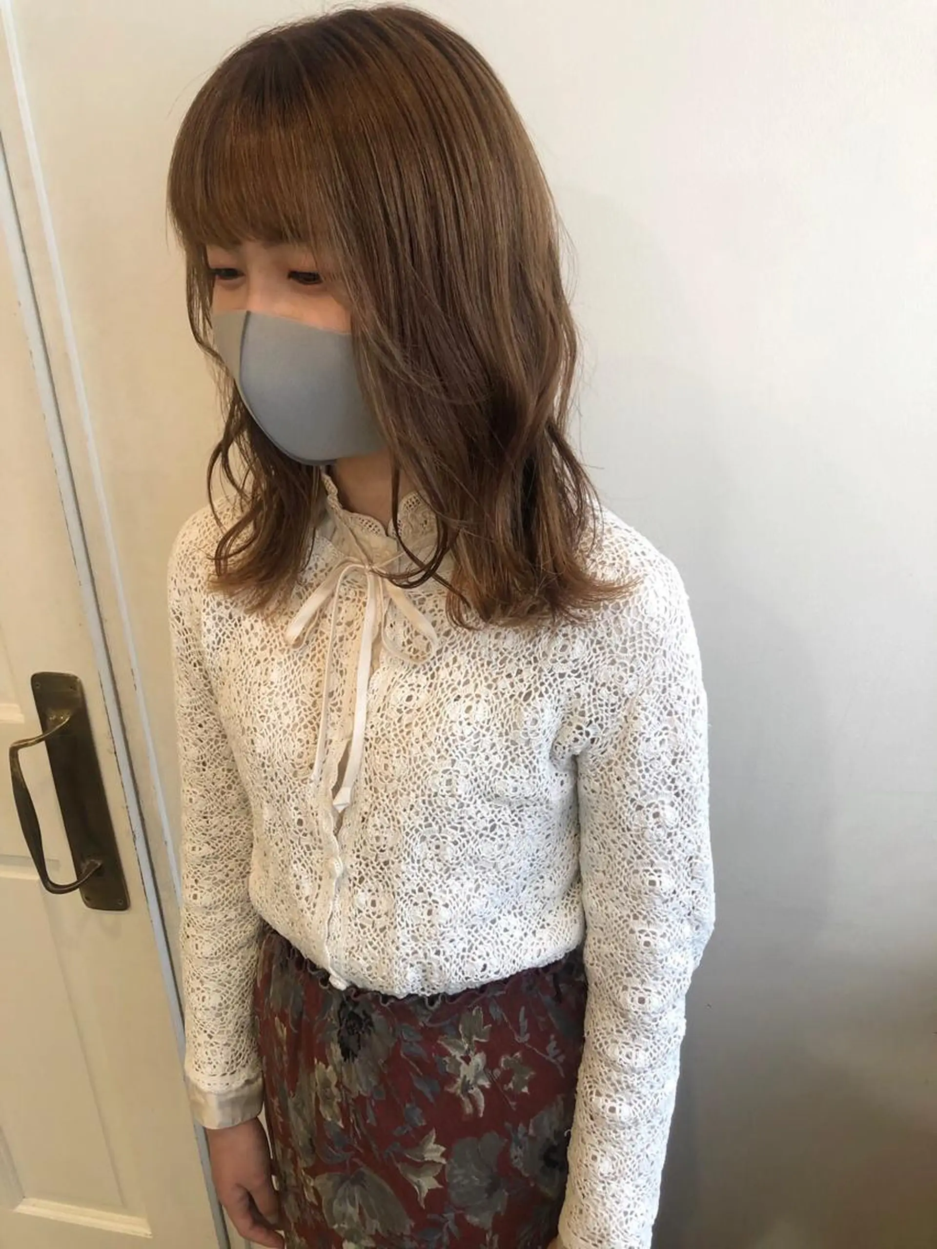 ミディアム カラー MIOベージュカラー 柔らかいカラーのヘアスタイル