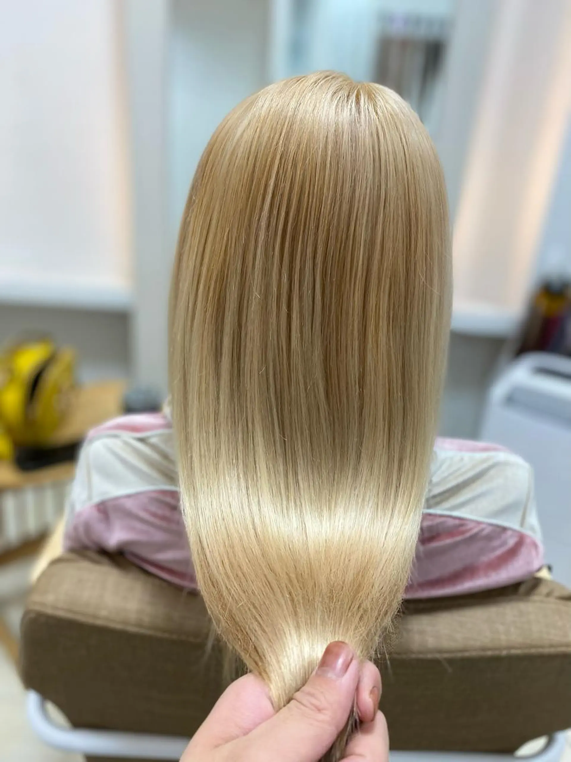 ロング カラー パーマ ヘアアレンジ キッズ ネイル マツエク・マツパ アイブロウ ヘアカラー トリートメント ブリーチ特化型✂️ ハイトーンカラー👨のヘアスタイル