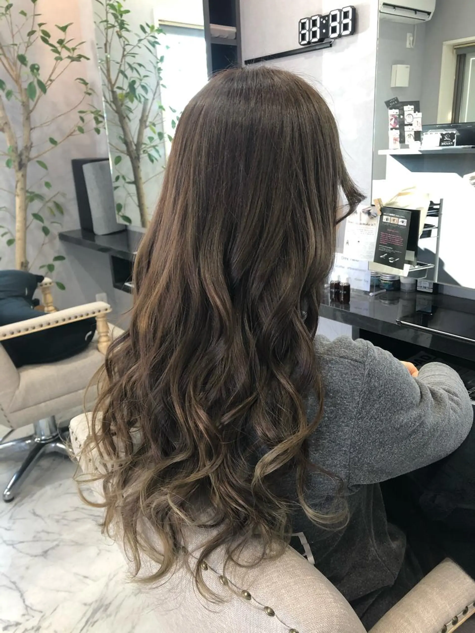 ロング カラー カット ヘアカラー トリートメント FAVORE 【ファヴォーレ】のヘアスタイル