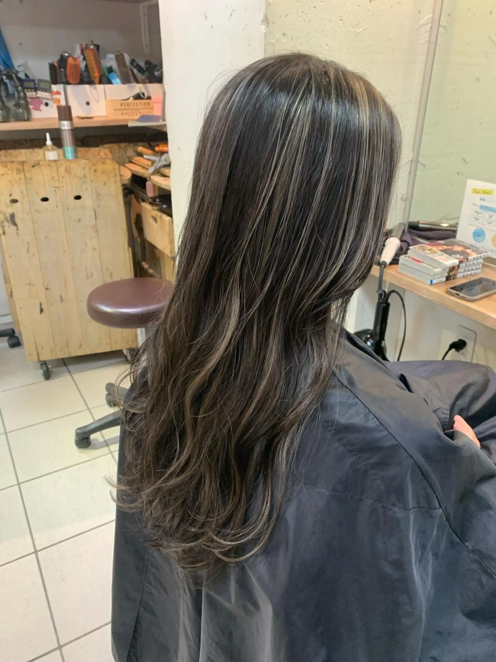 セミロング ハイライト ヘアカラー 髪質改善ストレート/ ブリーチ／渋谷　福田のヘアスタイル