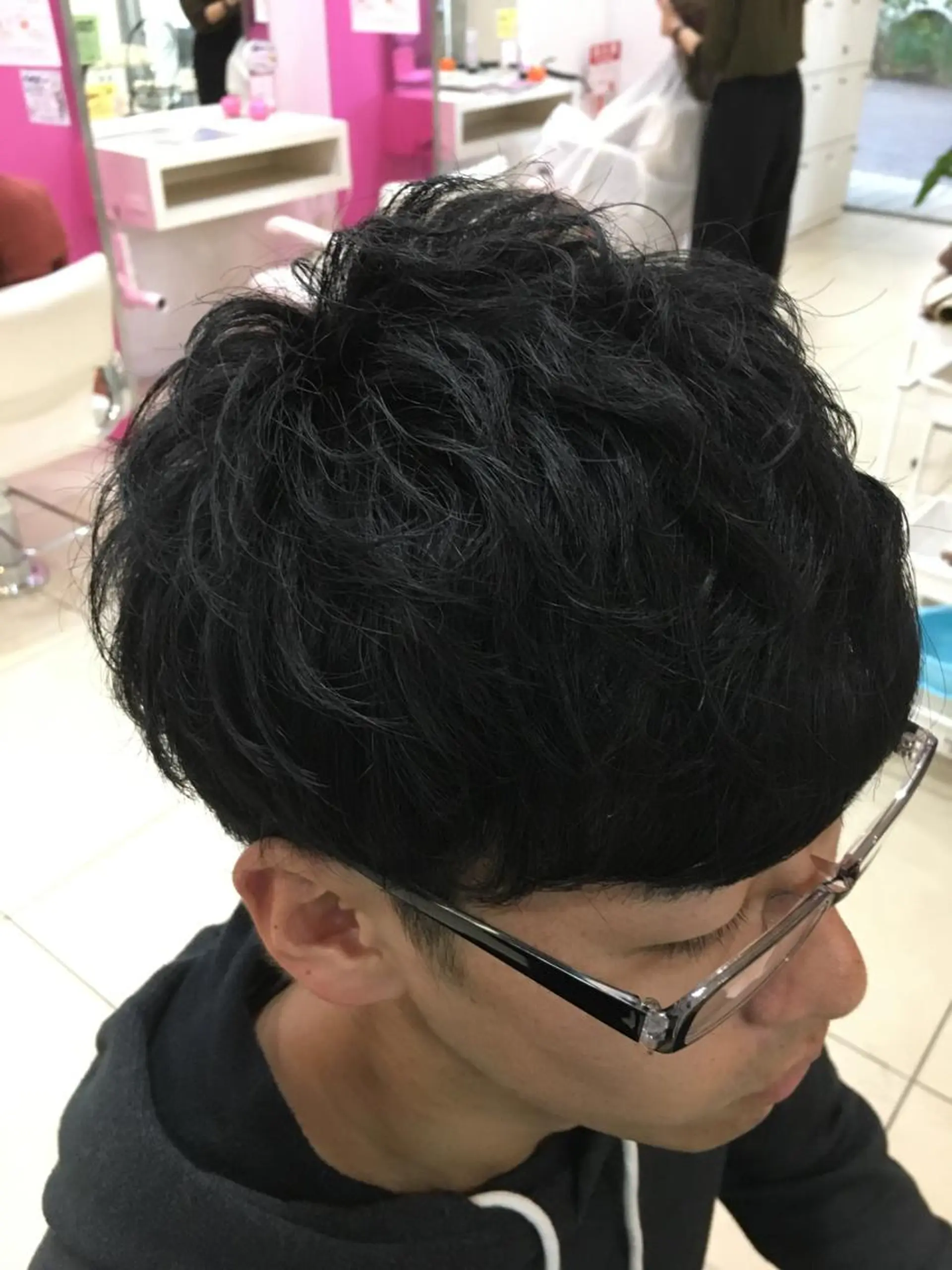 ショート パーマ メンズ メンズパーマ 髪質改善× ハイライト溝江のヘアスタイル