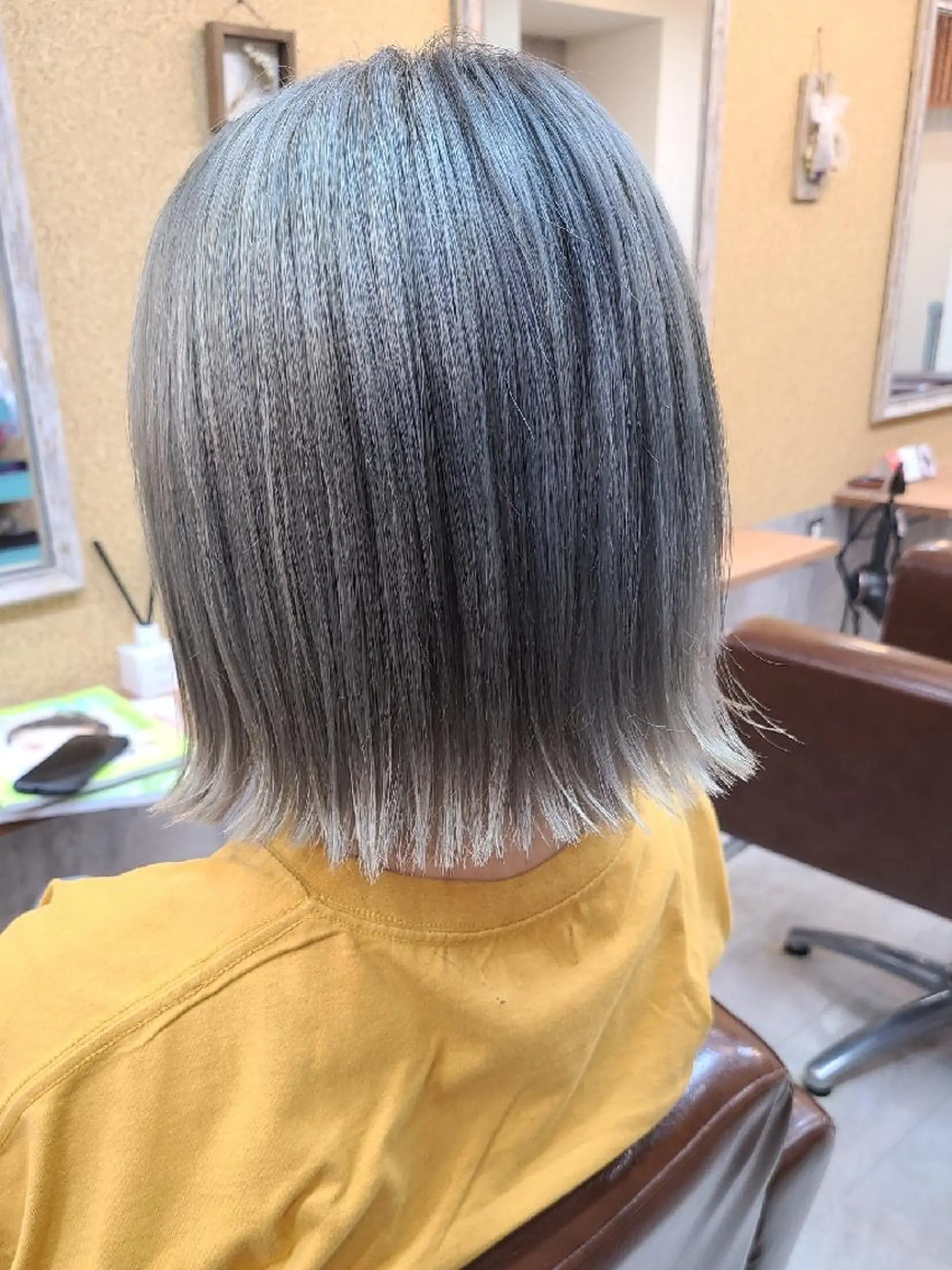 ショート カラー ヘアカラー トリートメント ブリーチカラー🌈 嘉名 真樹のヘアスタイル