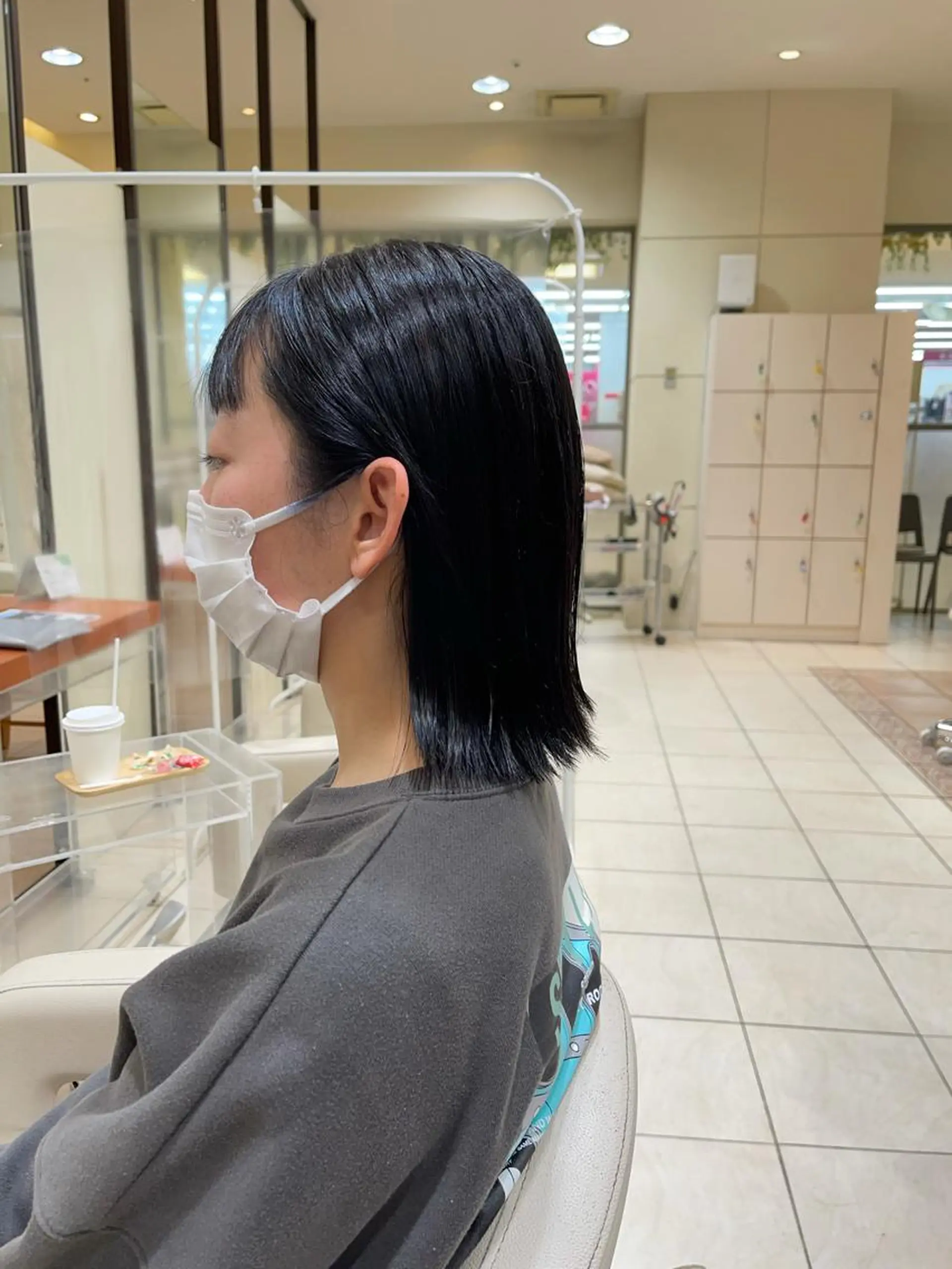 ミディアム カラー 黒髪 ブルーカラー ブルーブラック カネヒラ リョウスケのヘアスタイル