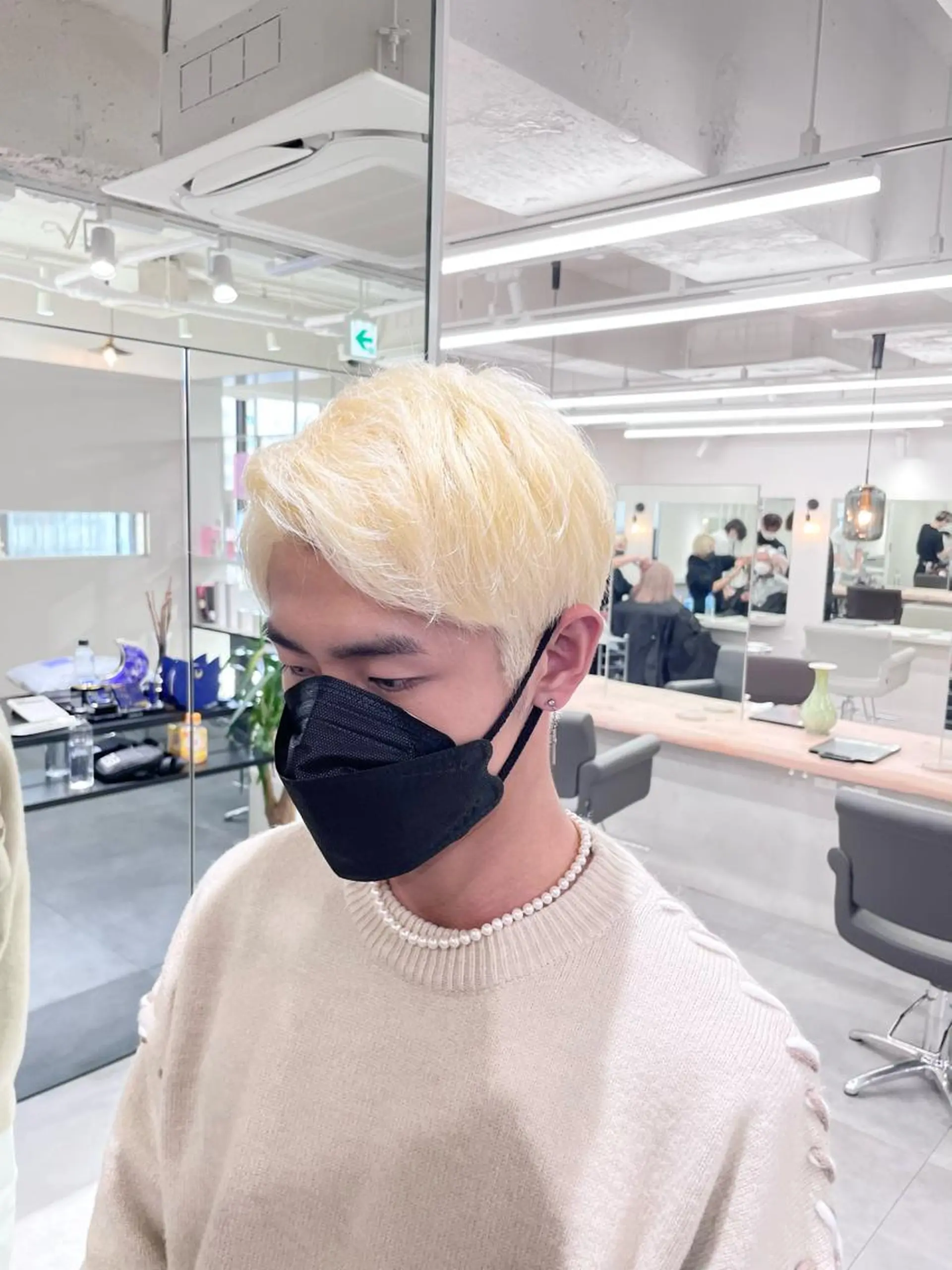 セミロング カラー メンズ 抜きっぱなしブロンド ブロンド ブリーチ特化 ハイトーンRYOYAのヘアスタイル