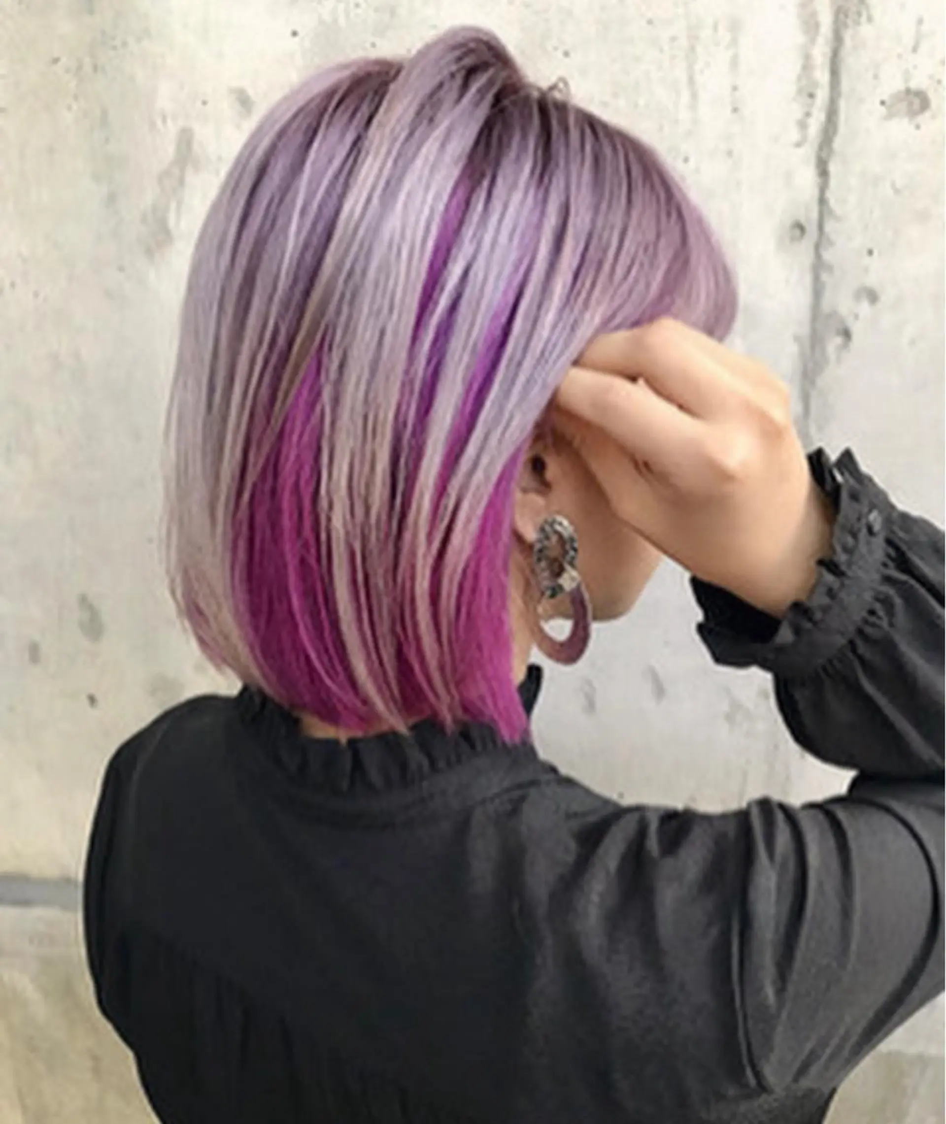 ショート カラー アッシュ バレイヤージュ ミストバング ベージュカラー ブリーチ カット ヘアカラー トリートメント 原宿サロン代表 デザインカラー伊藤卓のヘアスタイル