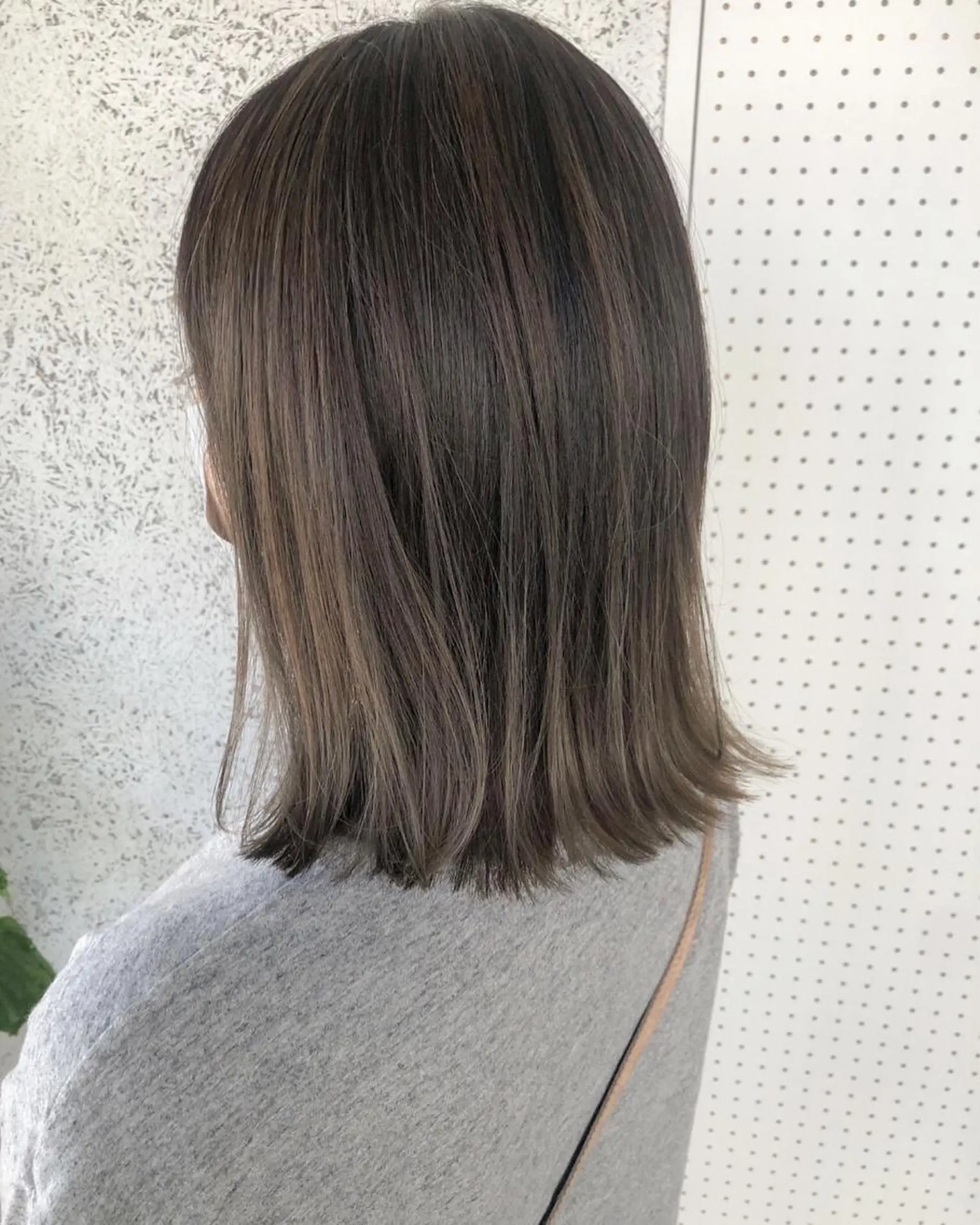 ミディアム カラー グラデーションカラー ハイライトカラー ハイライト 石井 紫文のヘアスタイル