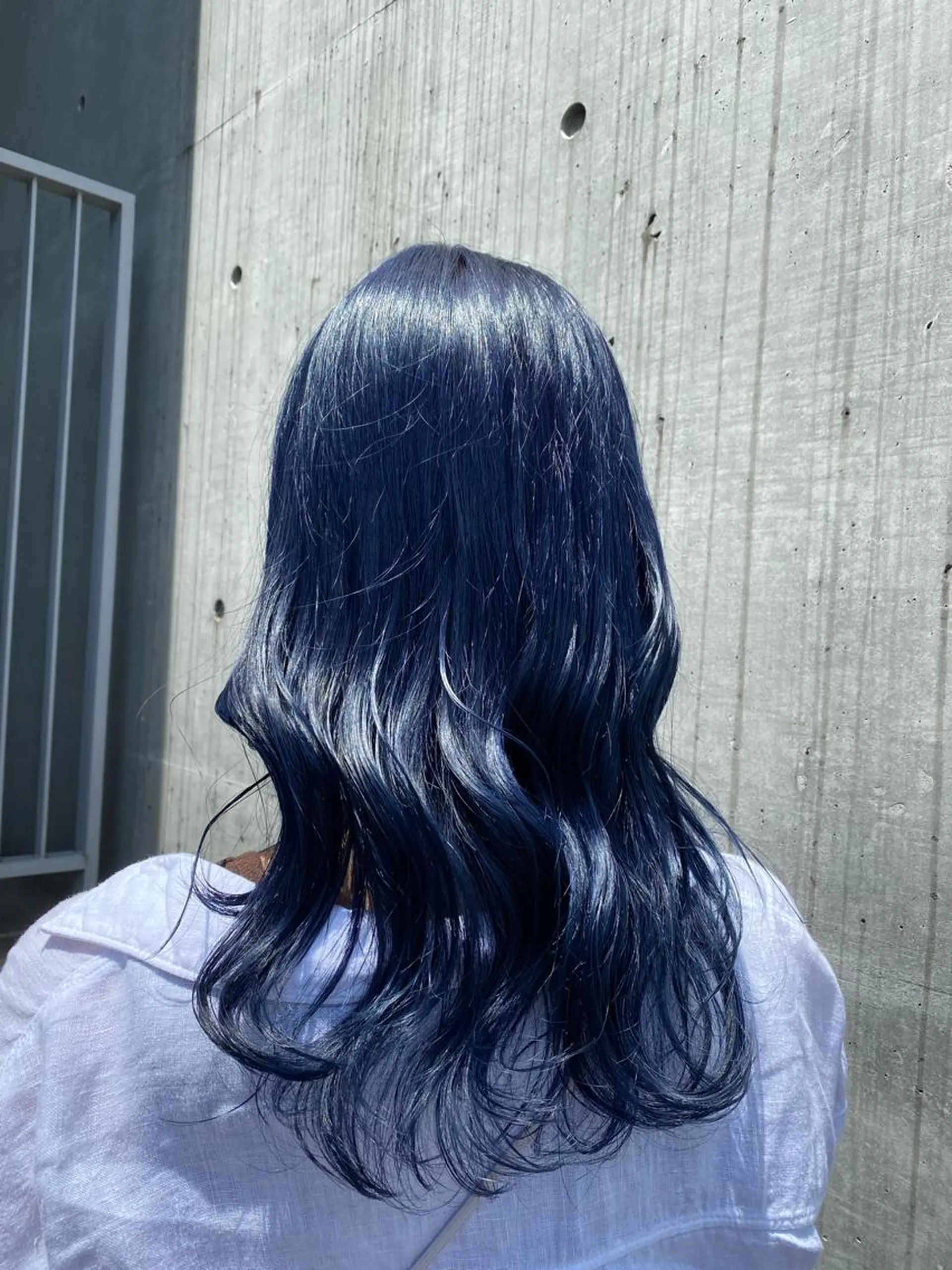 ロング カラー 黒髪 ブリーチ ブルーカラー ブルーブラック ヘアカラー トリートメント 艶カラー/耳つぼ/ 渡辺奈緒のその他イメージ