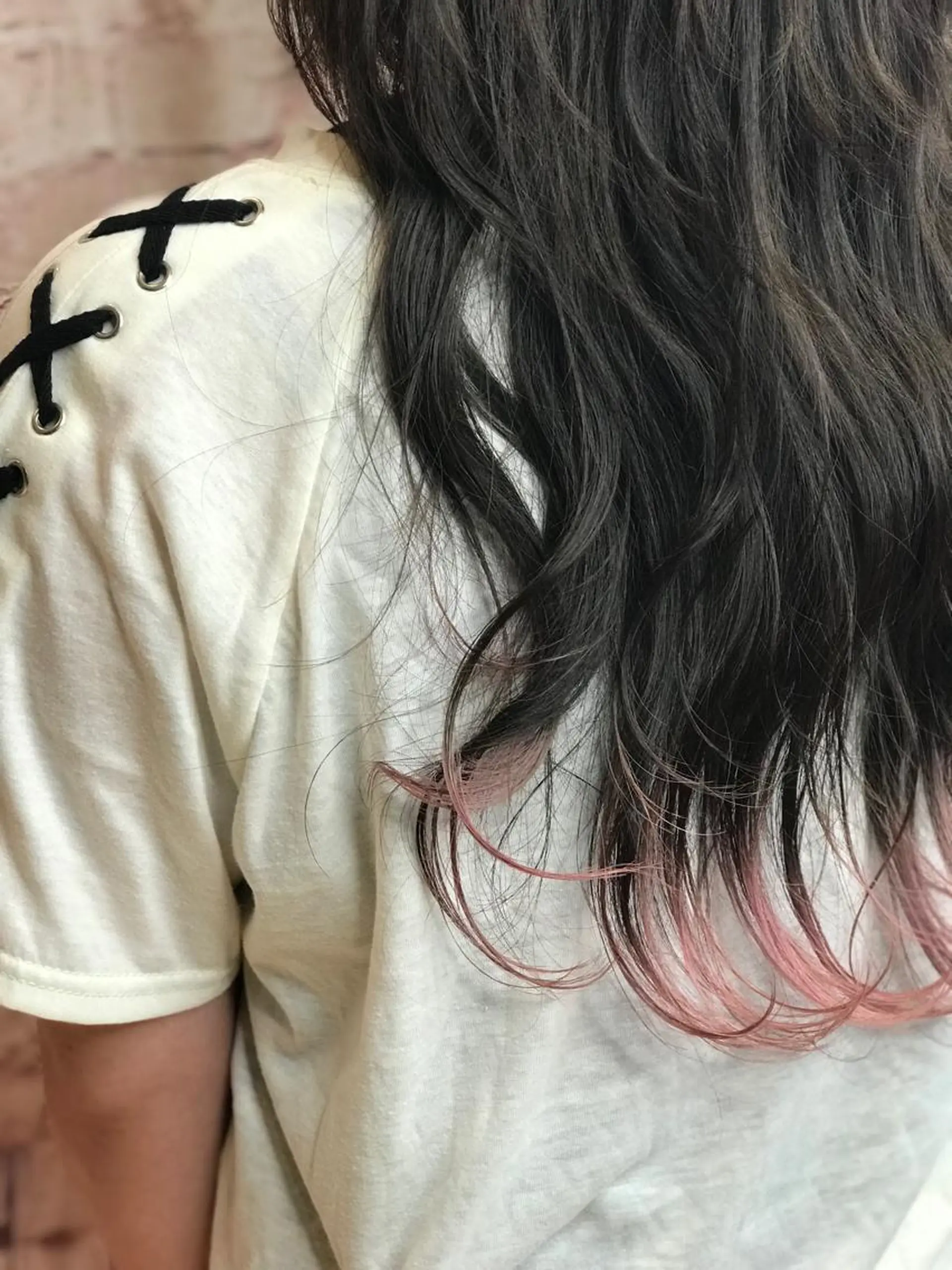 セミロング カラー グラデーションカラー ピンクカラー 下條 真のヘアスタイル