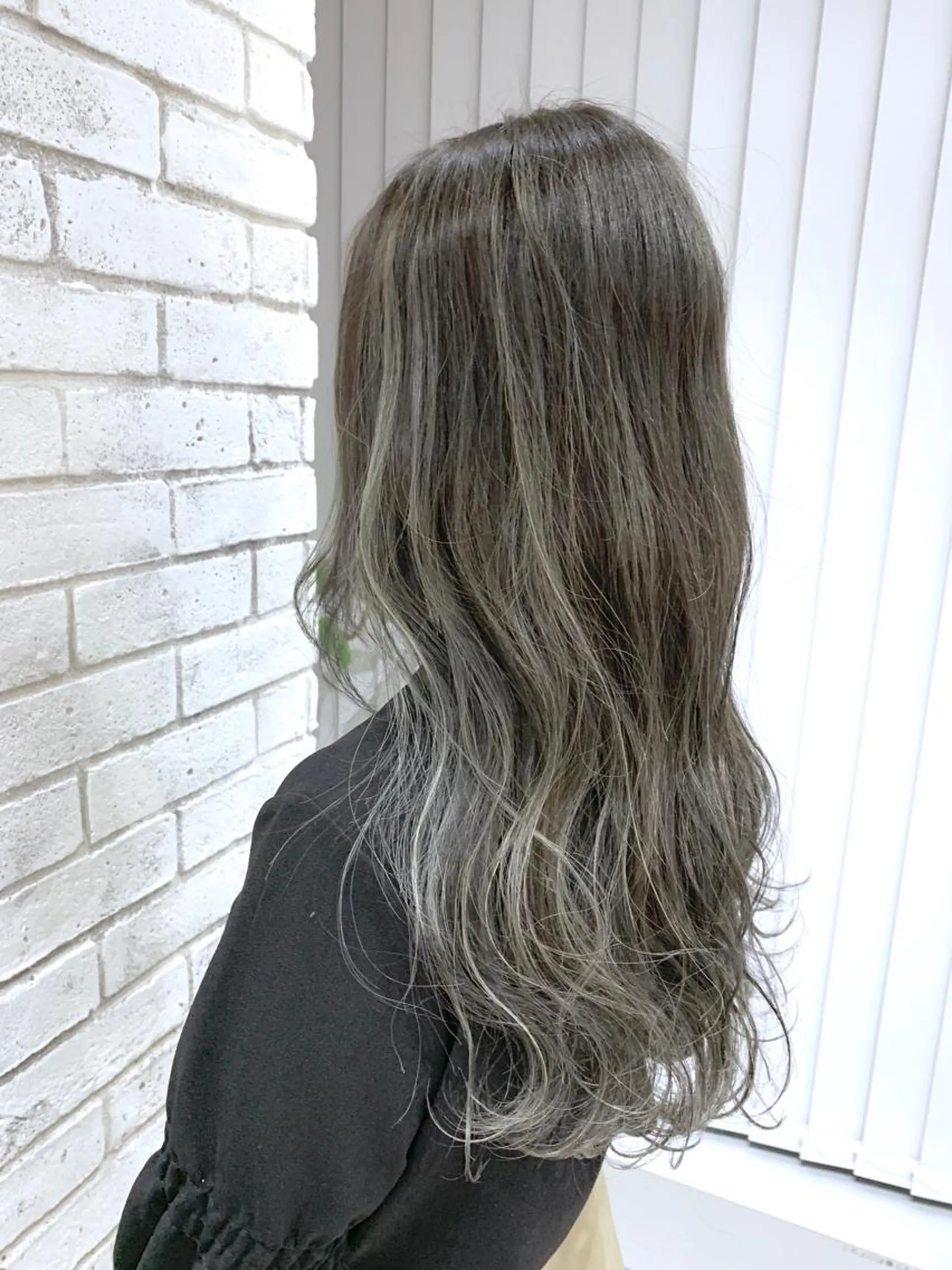 ロング カラー パーマ ヘアアレンジ グレージュ ハイライトカラー ハイライト ヘアカラー トリートメント ヘアセット filo byFeria渋谷所属・縮毛矯正/美髪 髪質改善/石田幸輔のヘアスタイル