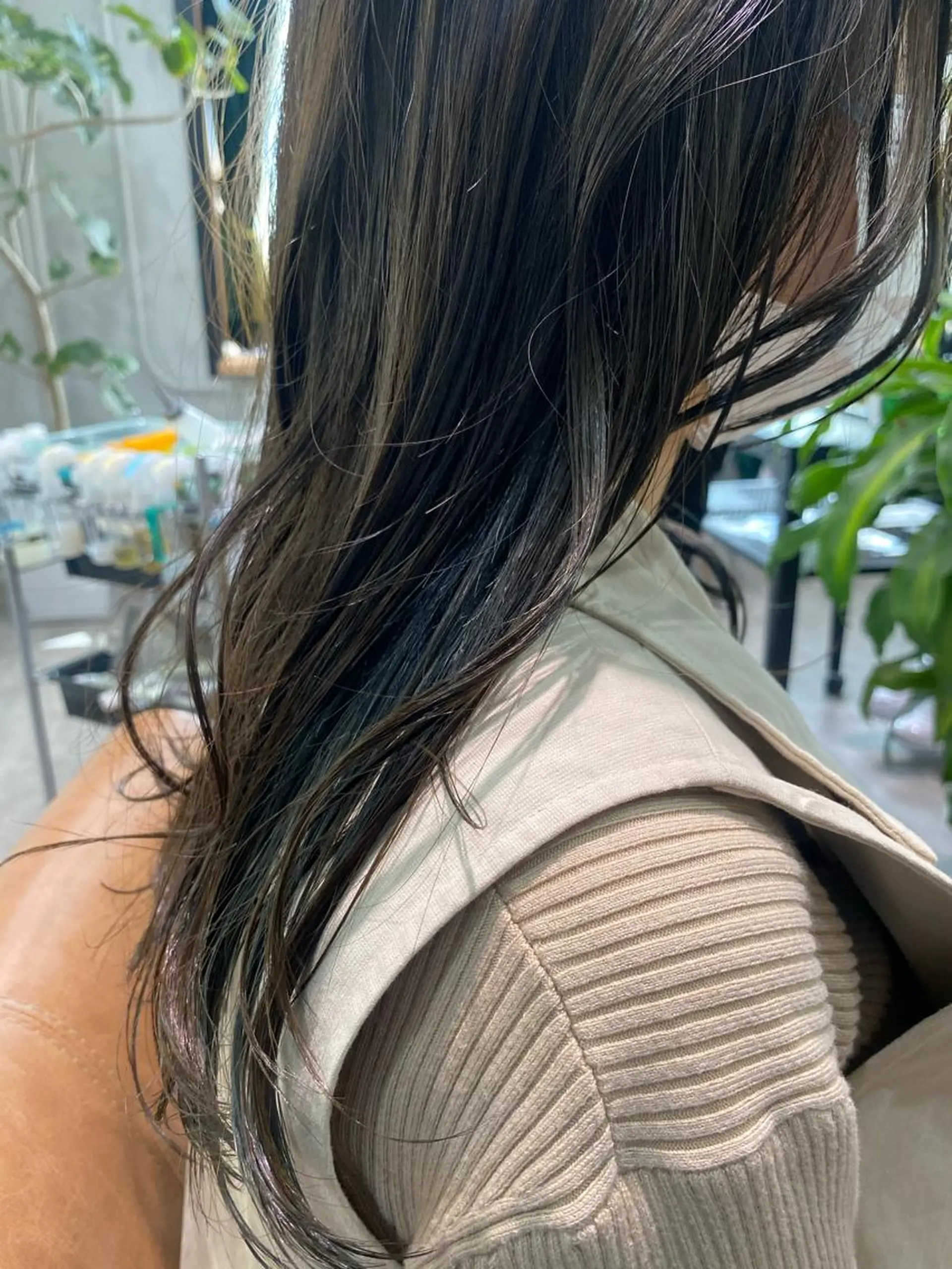 ロング ハイライト ヘアカラー 大久保 優香のヘアスタイル