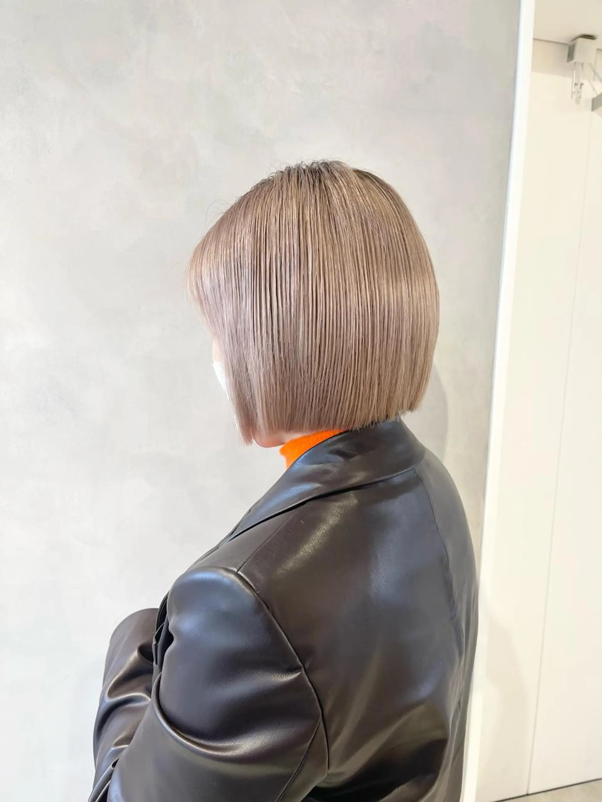 ショート カラー ブリーチ ケアブリーチ グレージュ ボブ ヘアカラー トリートメント 🦋レイヤーカット ミドリカワ🦋のヘアスタイル