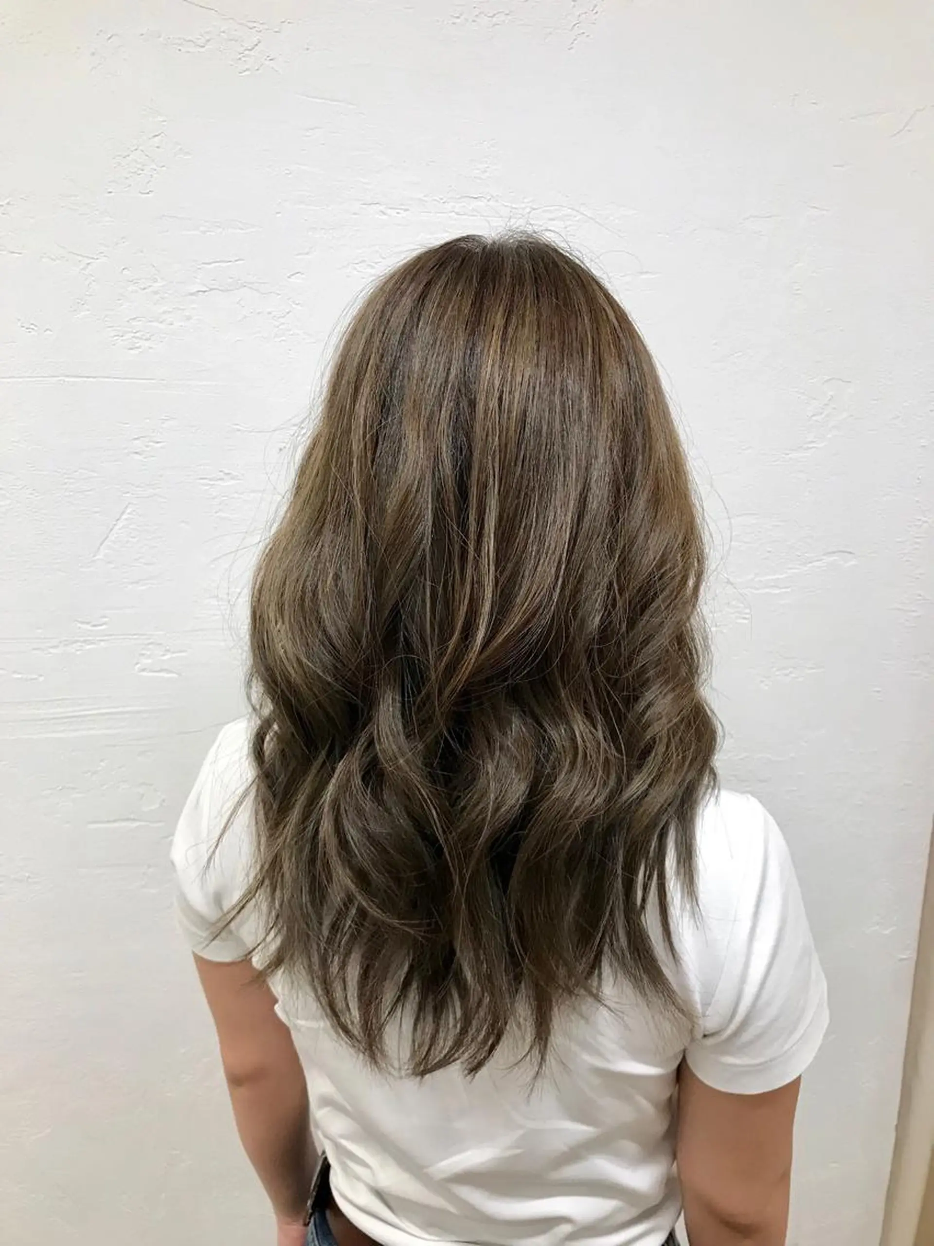 セミロング GRAFF  hair GINZA所属・オカダ ノゾミのヘアスタイル