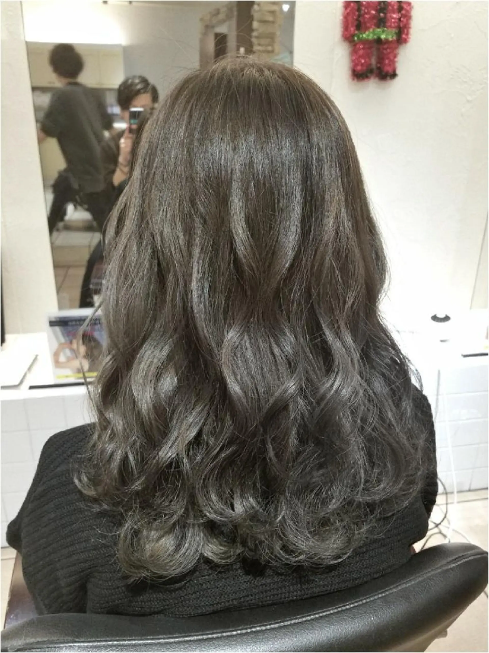 ミディアム カラー ヘアアレンジ グレージュ ハイライトカラー ハイライト 【髪質改善美容師】t occa茨木篠原健太のヘアスタイル