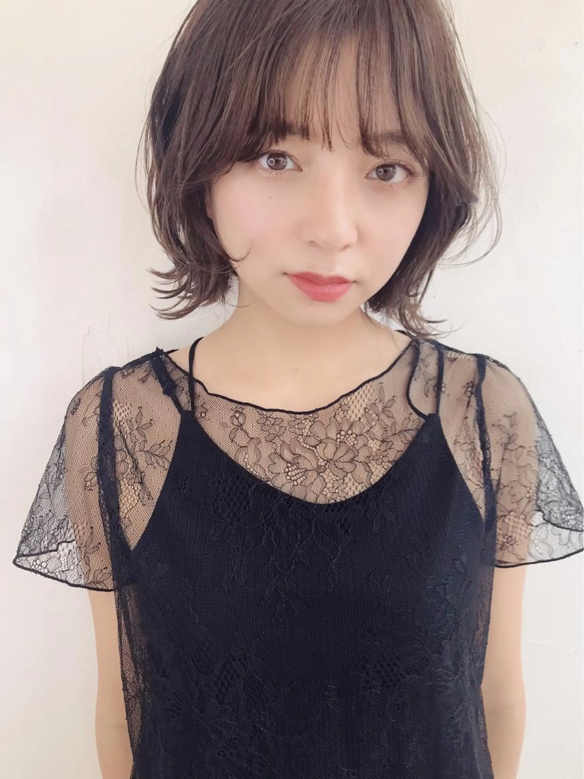 ミディアム 顔まわりレイヤー レイヤーカット 小顔カット 鎌倉 彩のヘアスタイル