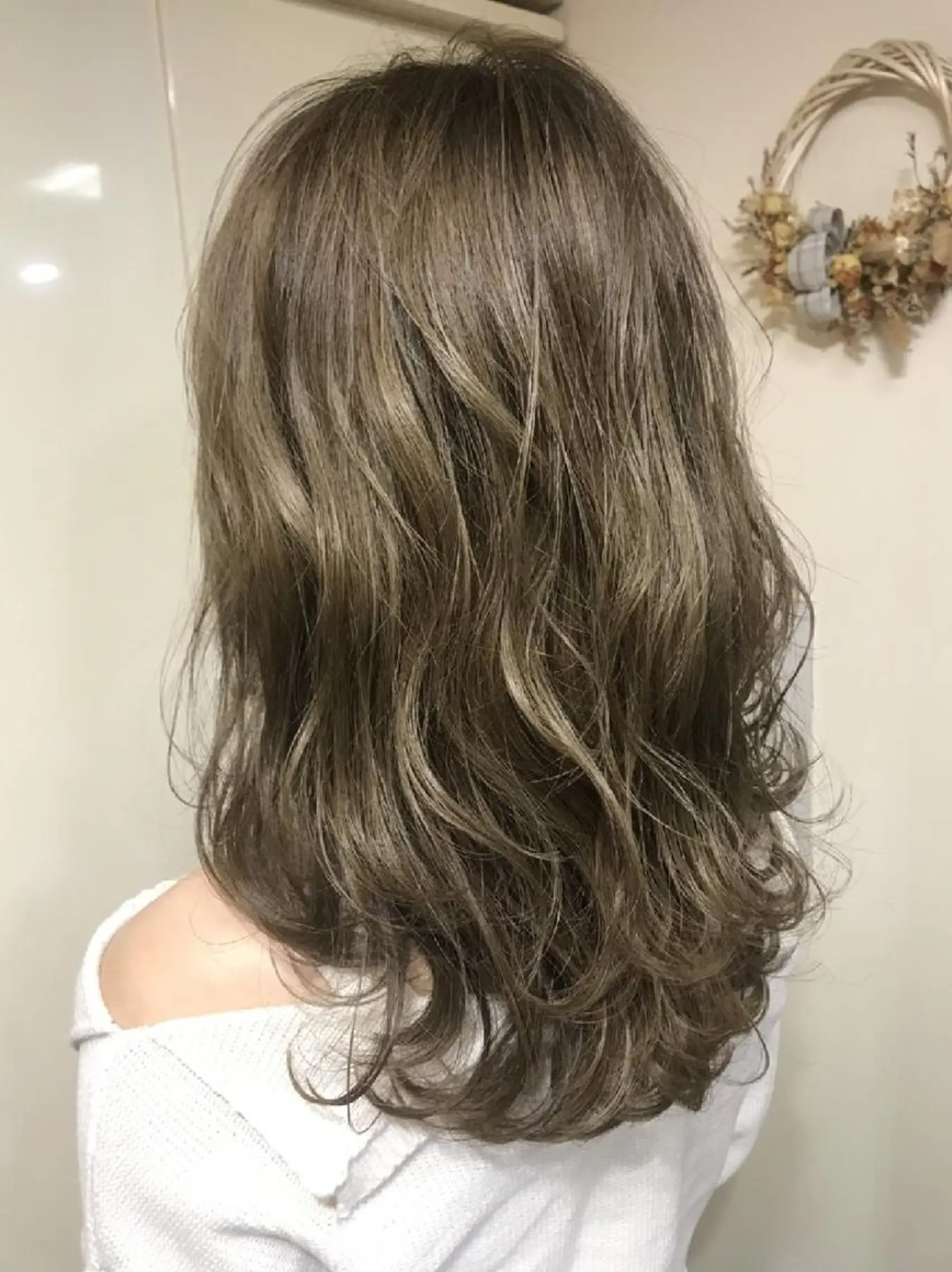 ミディアム カラー ベージュカラー ミント ミントベージュ Beach private salon所属・Beach 代表 KENTAのヘアスタイル