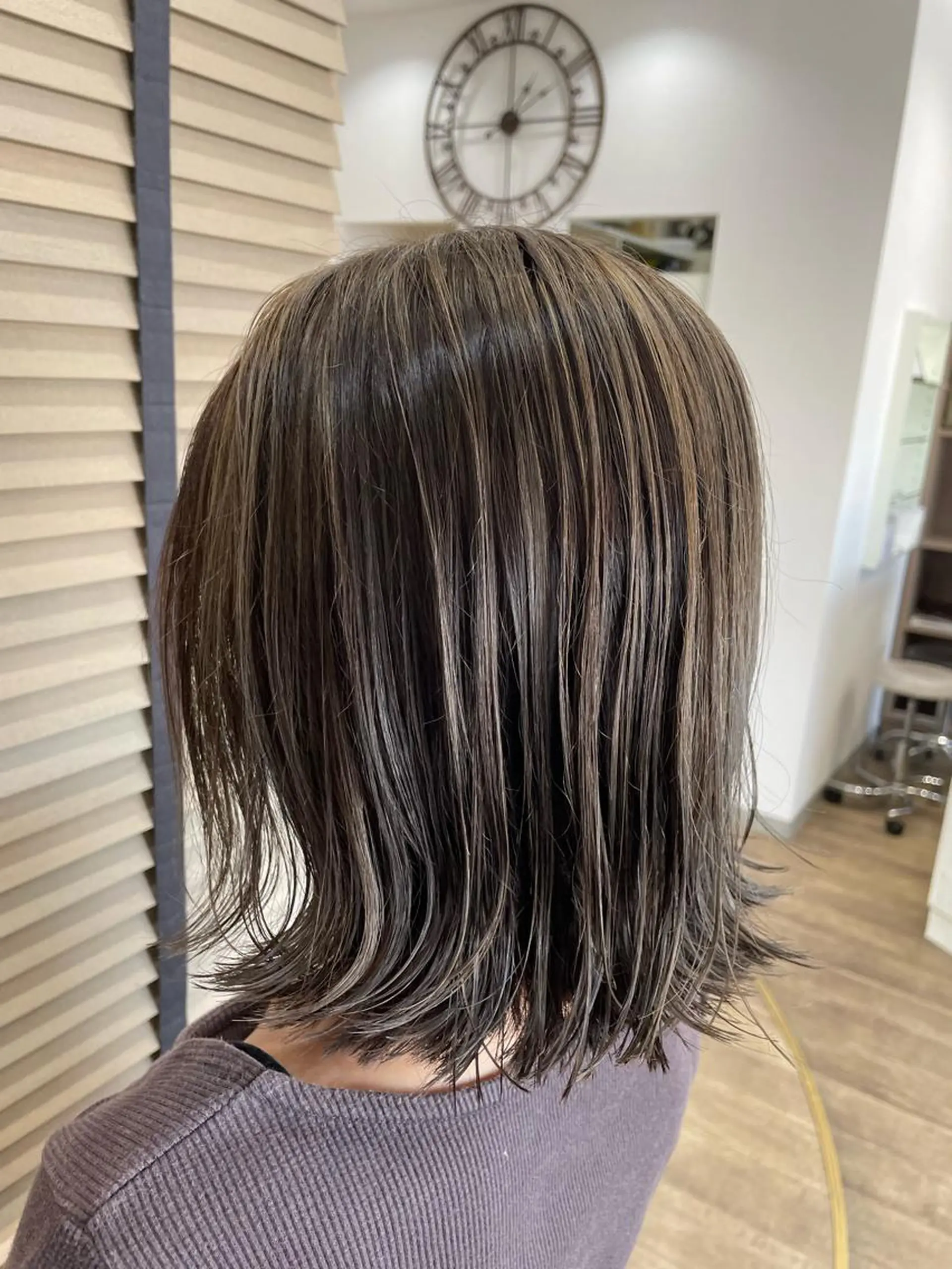 ミディアム カラー 切りっぱなしボブ グレージュ ハイライトカラー ボブ ハイライト ORDER MADE  hair salon maison4u所属・佐々木 浩之のヘアスタイル