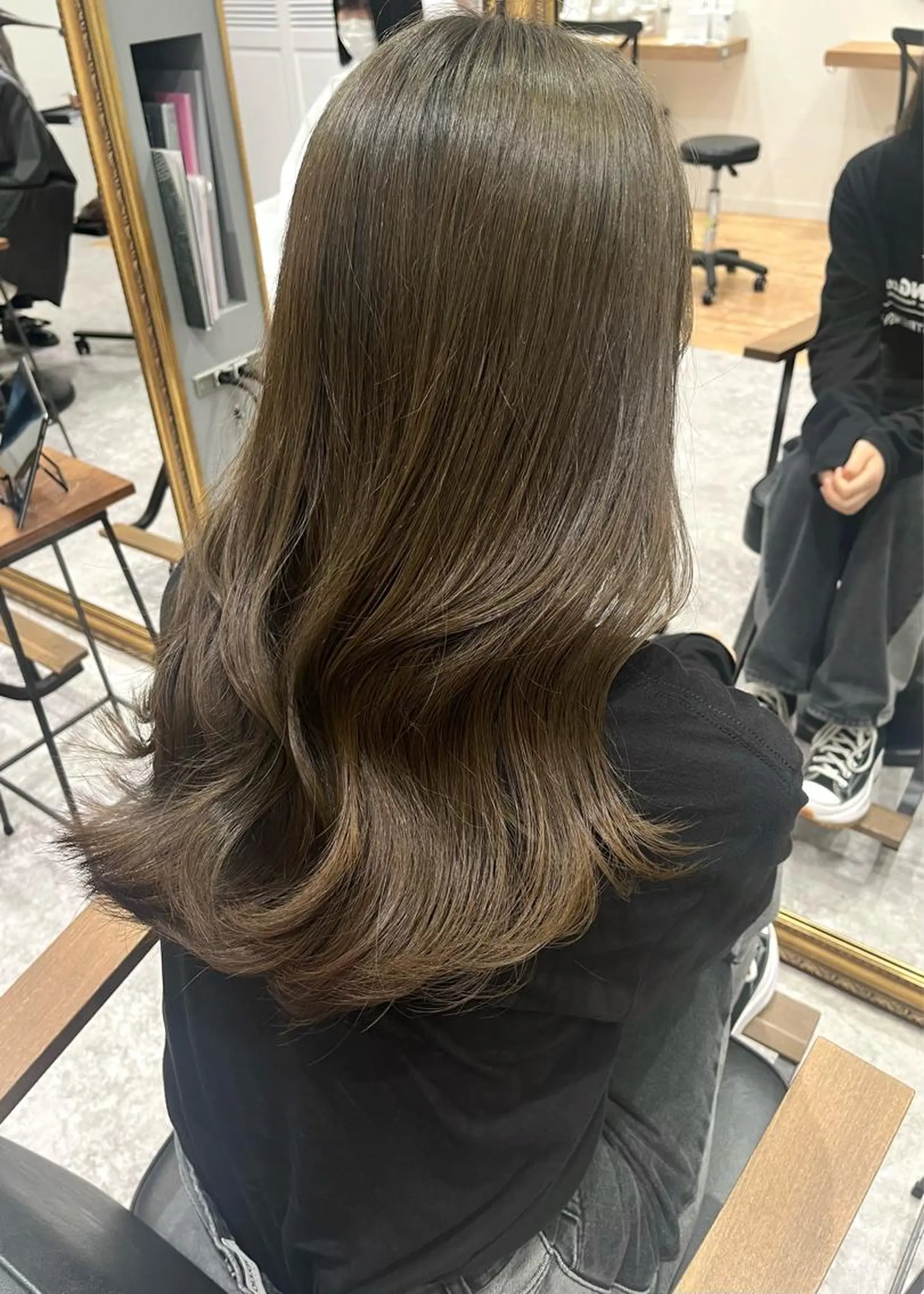 ロング カラー ヘアカラー 三輪 珠美のヘアスタイル