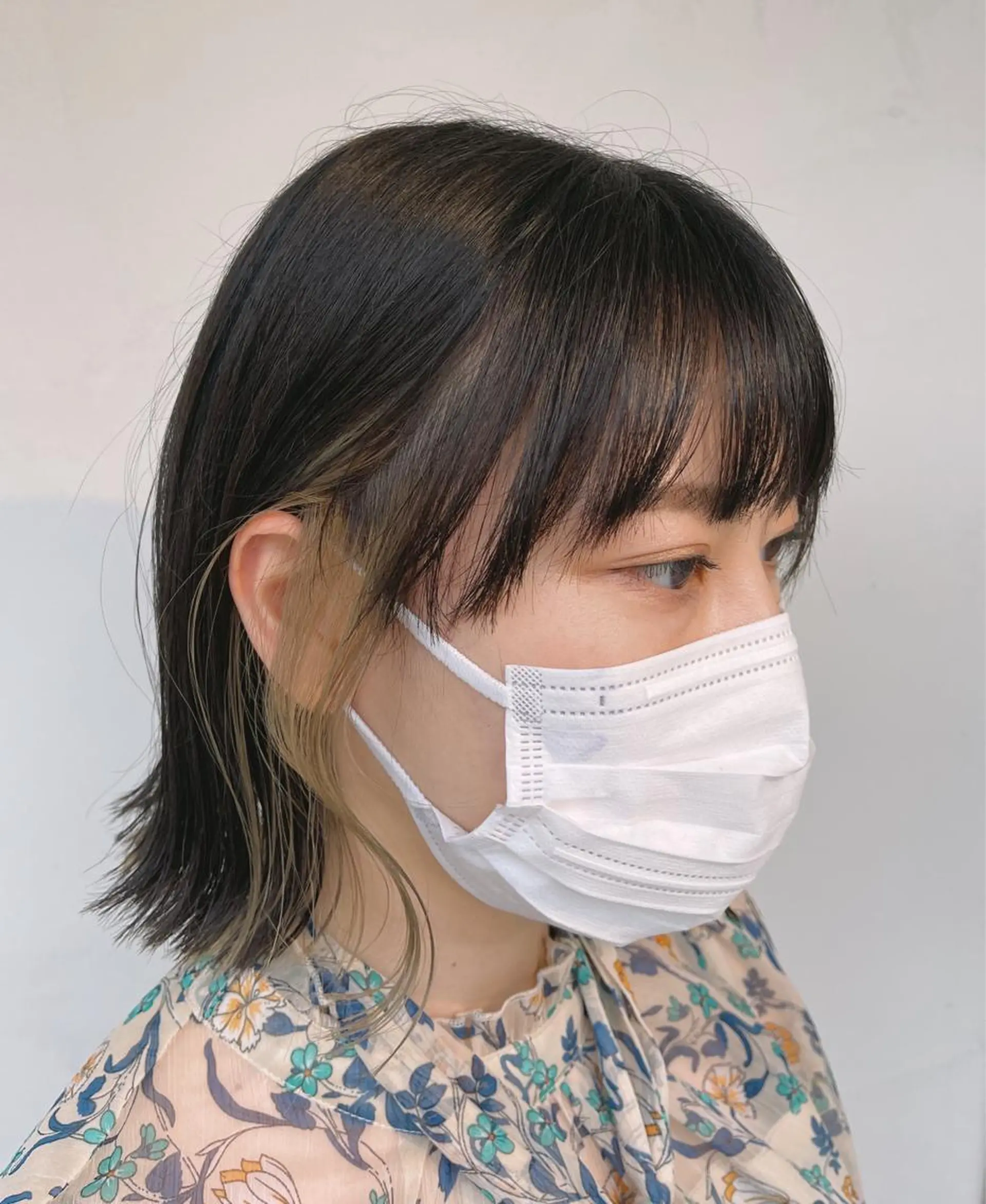 ショート カラー ベージュカラー イヤリングカラー グレージュ ハイライトカラー インナーカラー kyon.hair 韓国カットカラーのヘアスタイル