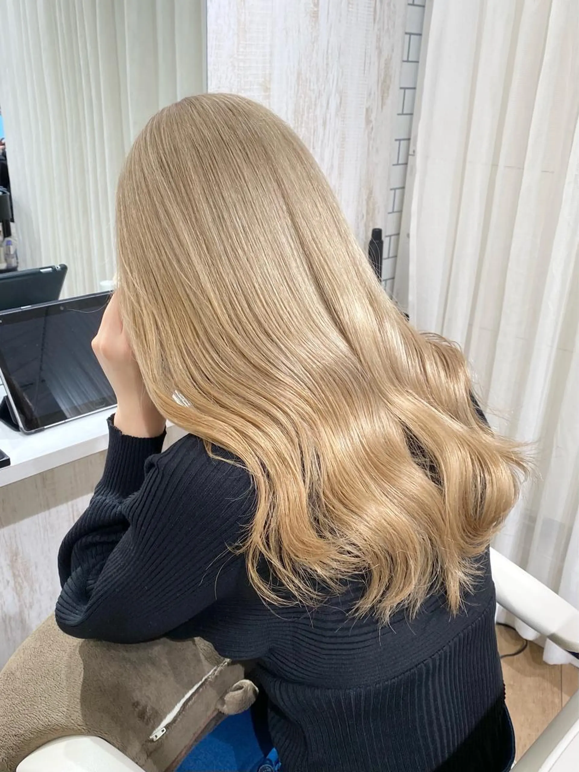 ロング カラー シールエクステ ブリーチ ケアブリーチ ダブルカラー ハイライトカラー  渡部 妃月のヘアスタイル