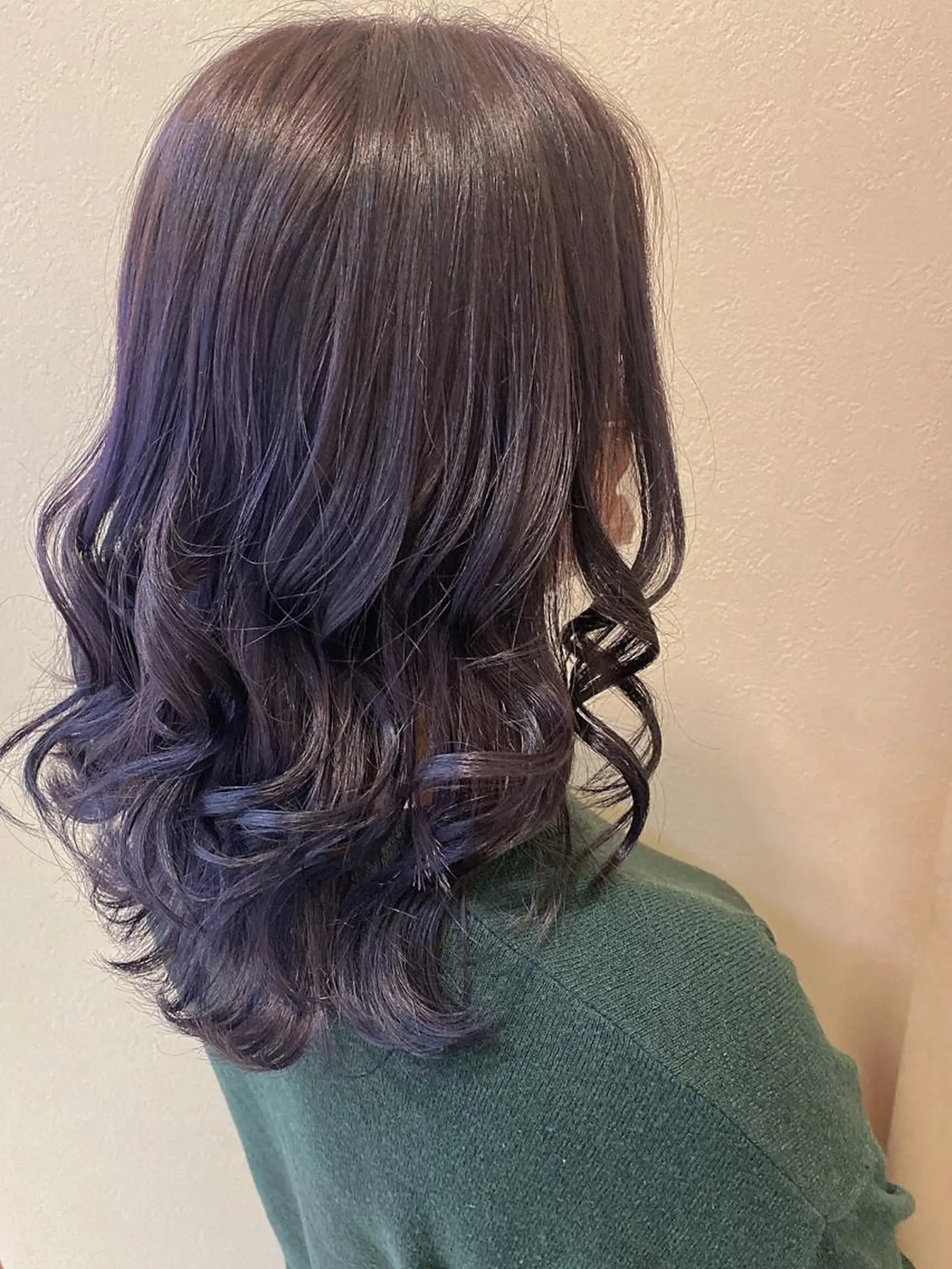 ミディアム カラー パーマ ヘアアレンジ ラベンダーカラー ラベンダーグレー SALOWIN天神大名店所属・羽エクステ/スリム タッキ/kodaiのヘアスタイル