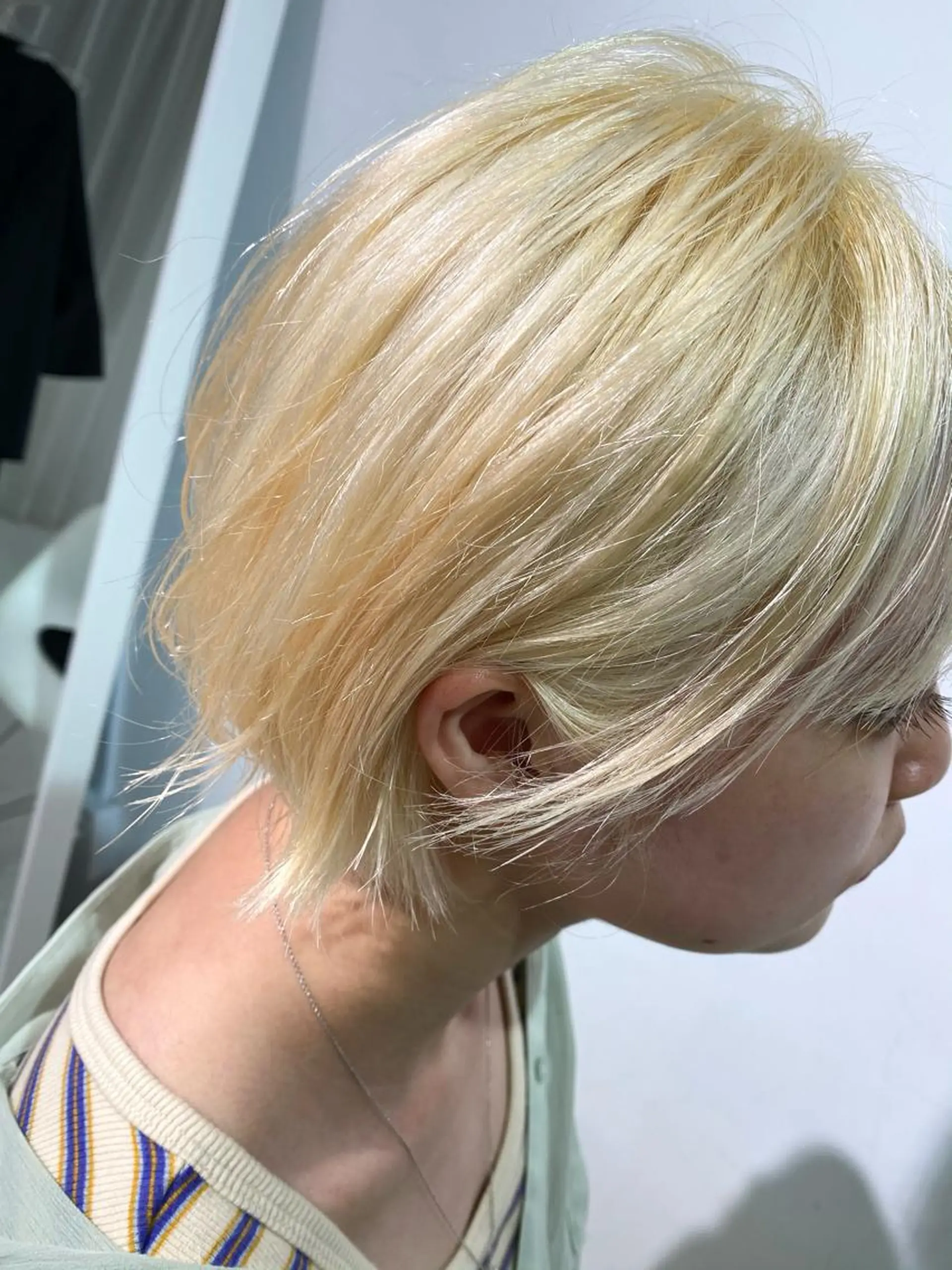 ショート カラー ブリーチ 抜きっぱなしブロンド ブロンド VANCY所属・uchida daikiのヘアスタイル