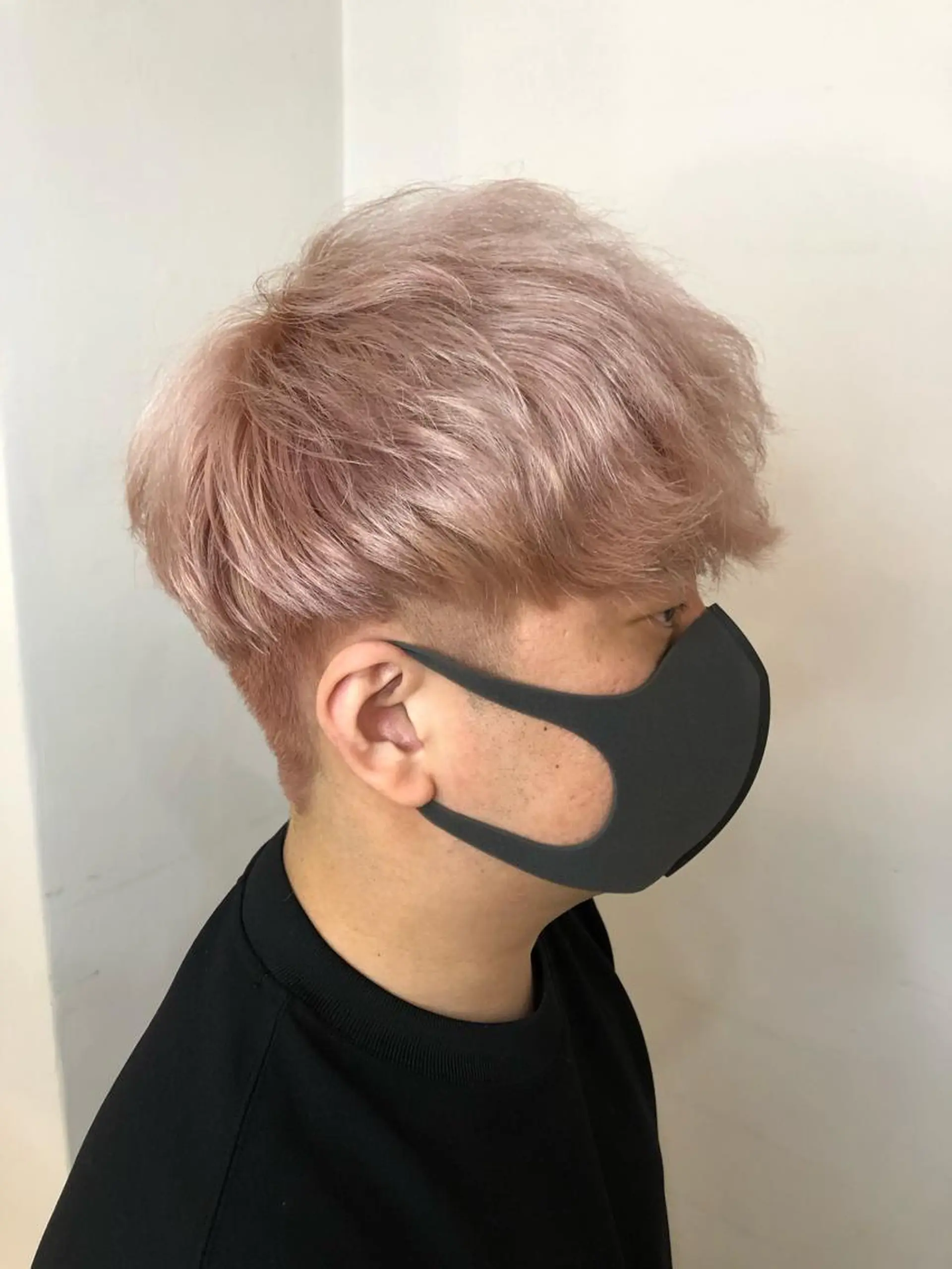 ミディアム カラー メンズ メンズインナーカラー マッシュ 刈り上げ インナーカラー ピンクカラー カット ヘアカラー 🤍中野 レオ🤍のヘアスタイル