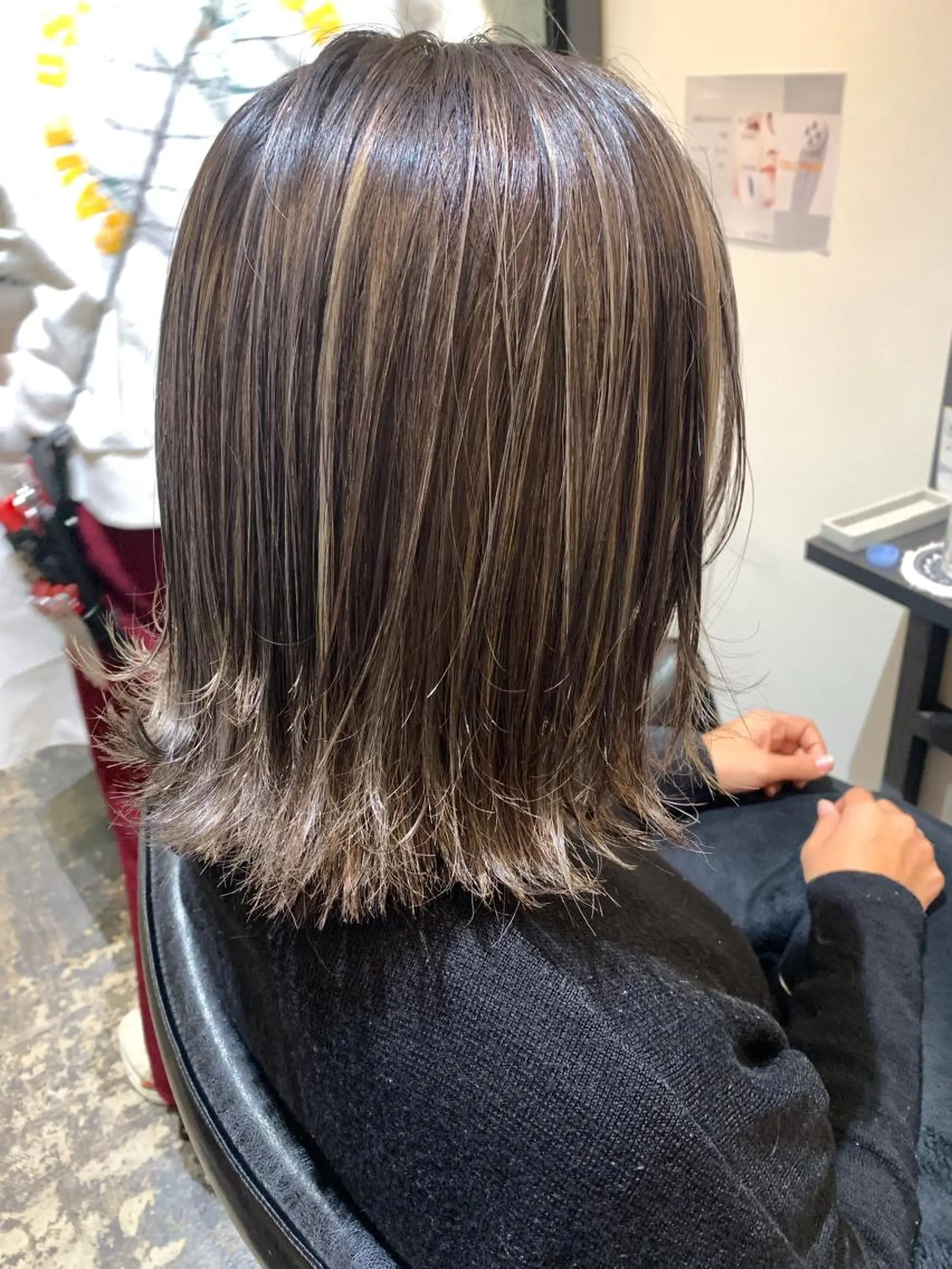 ミディアム カラー Neale. yumiのヘアスタイル